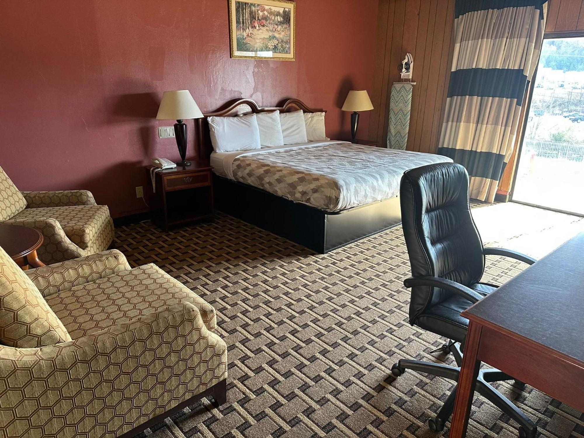 King Room - Accessible/Non-Smoking