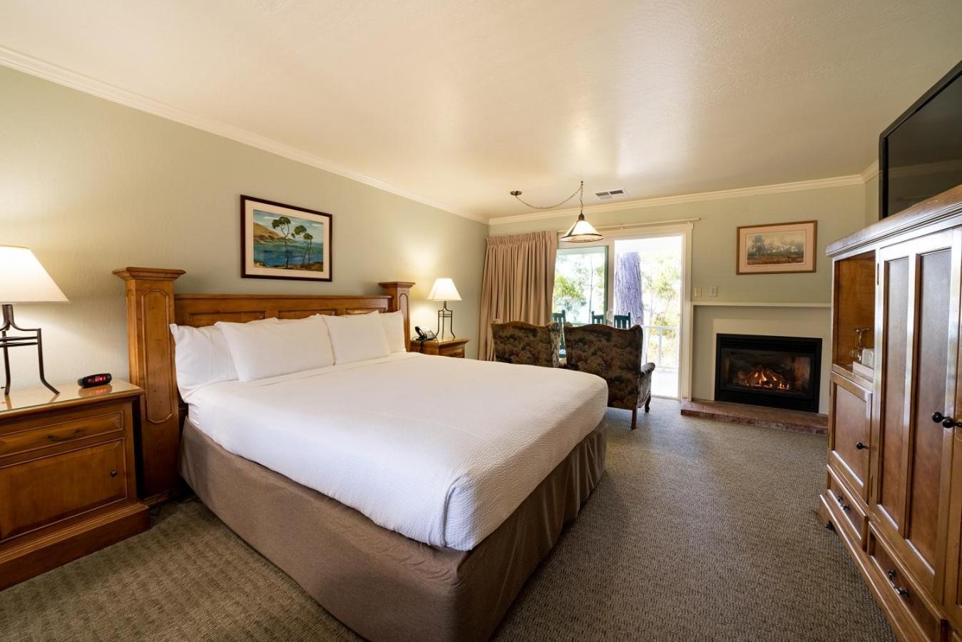 King Room with Fireplace and Filtered Ocean View