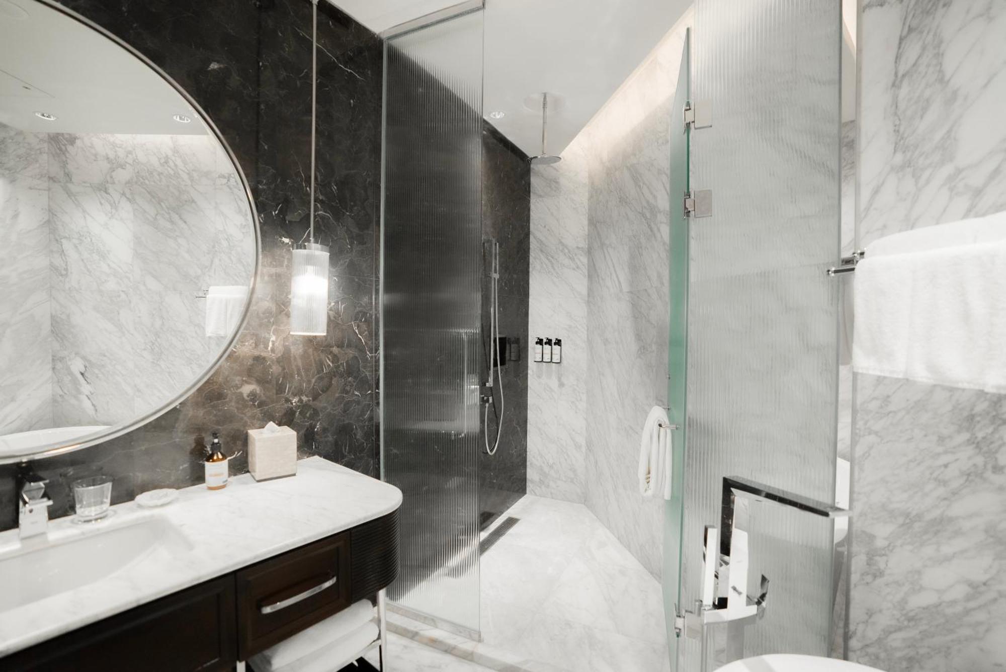 ITC One Room City View Private Balcony & Luxury Hours