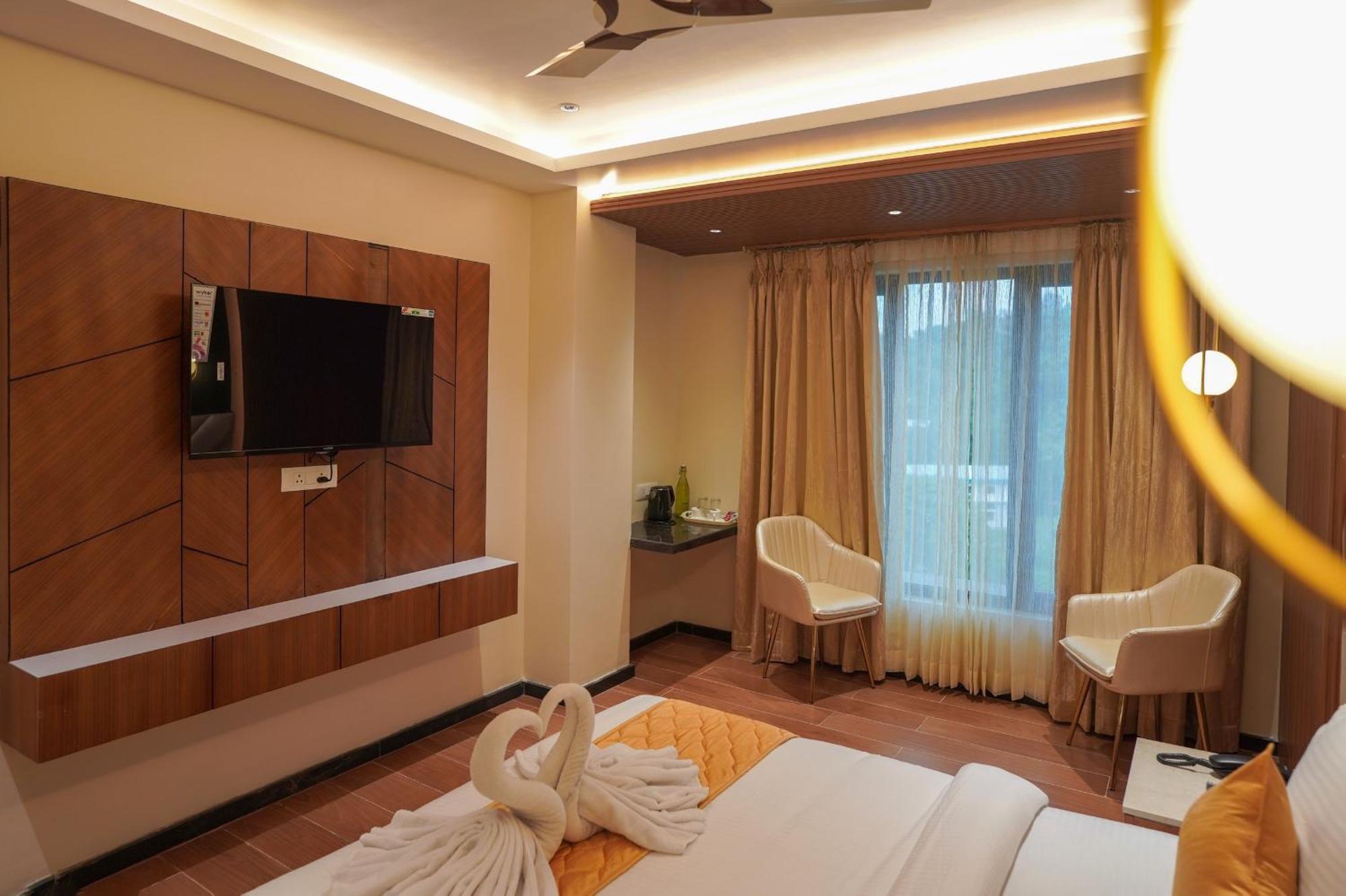 Deluxe Family Room