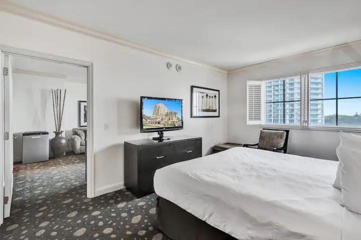 One-Bedroom Apartment Partial Ocean View,1635905431:JPEG
