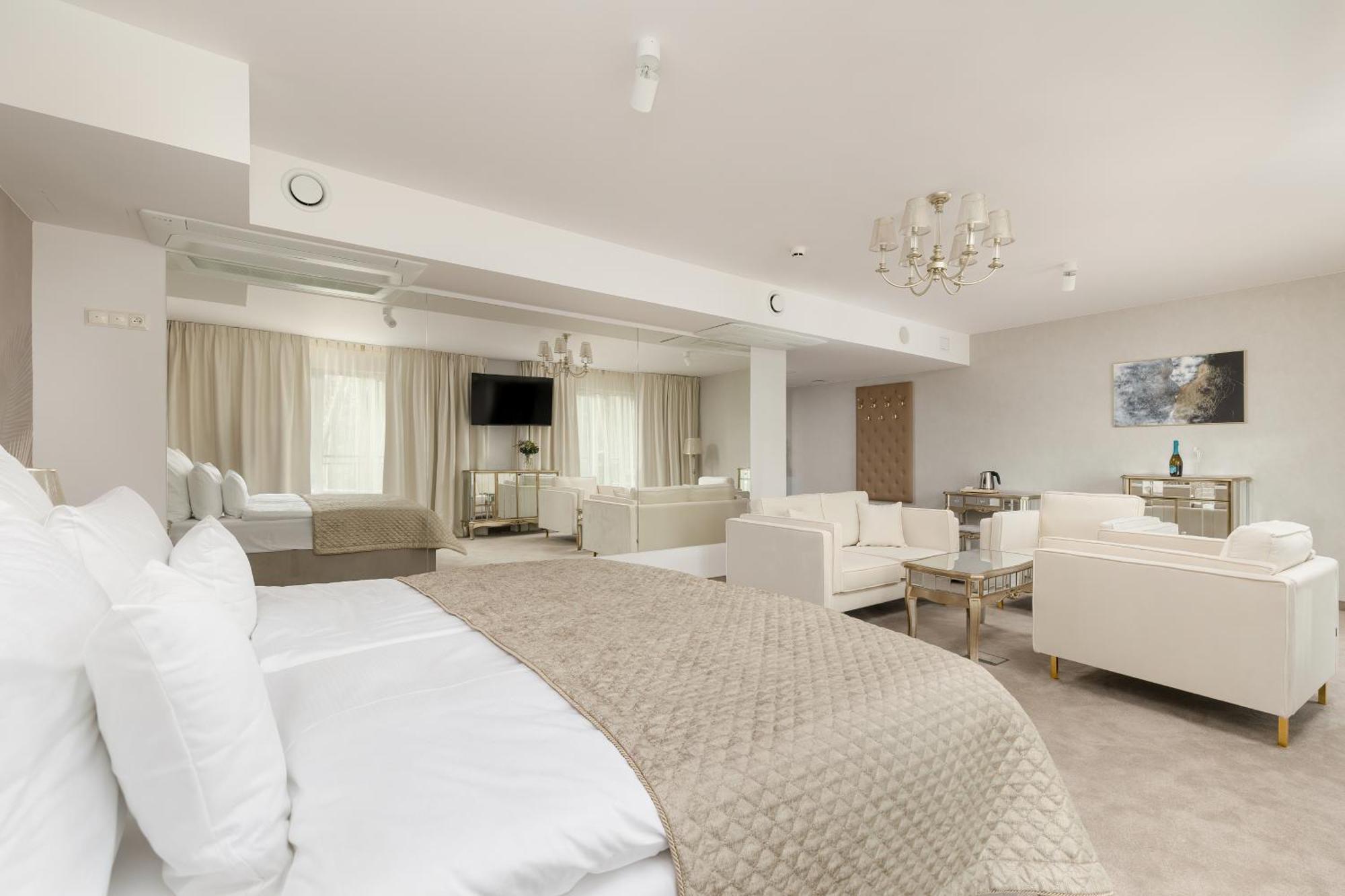 Deluxe Apartment