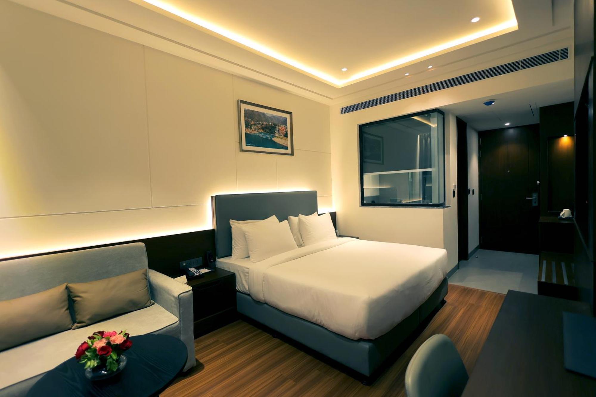 Deluxe King Room