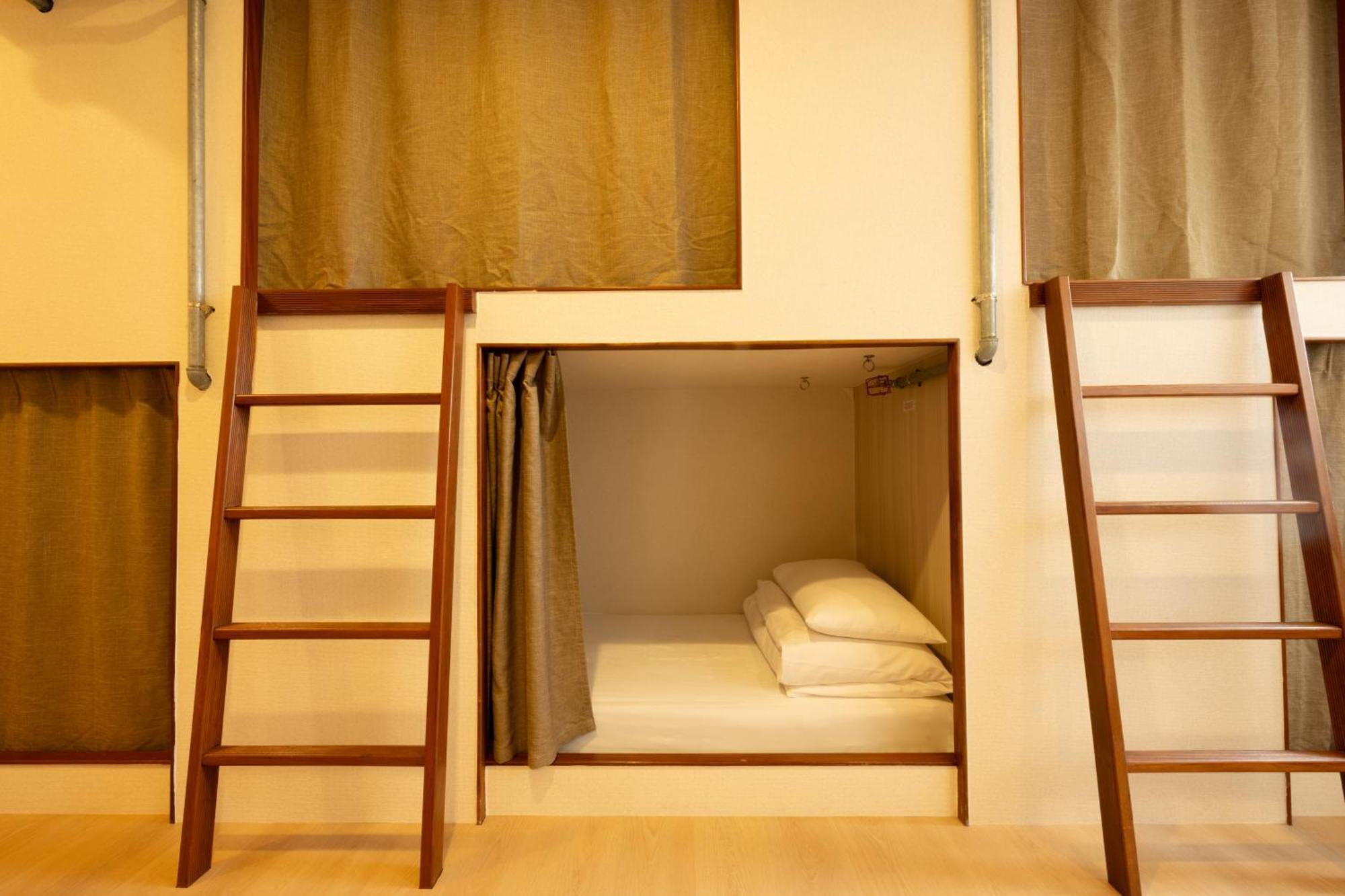 Bunk Bed in Mixed Dormitory Room