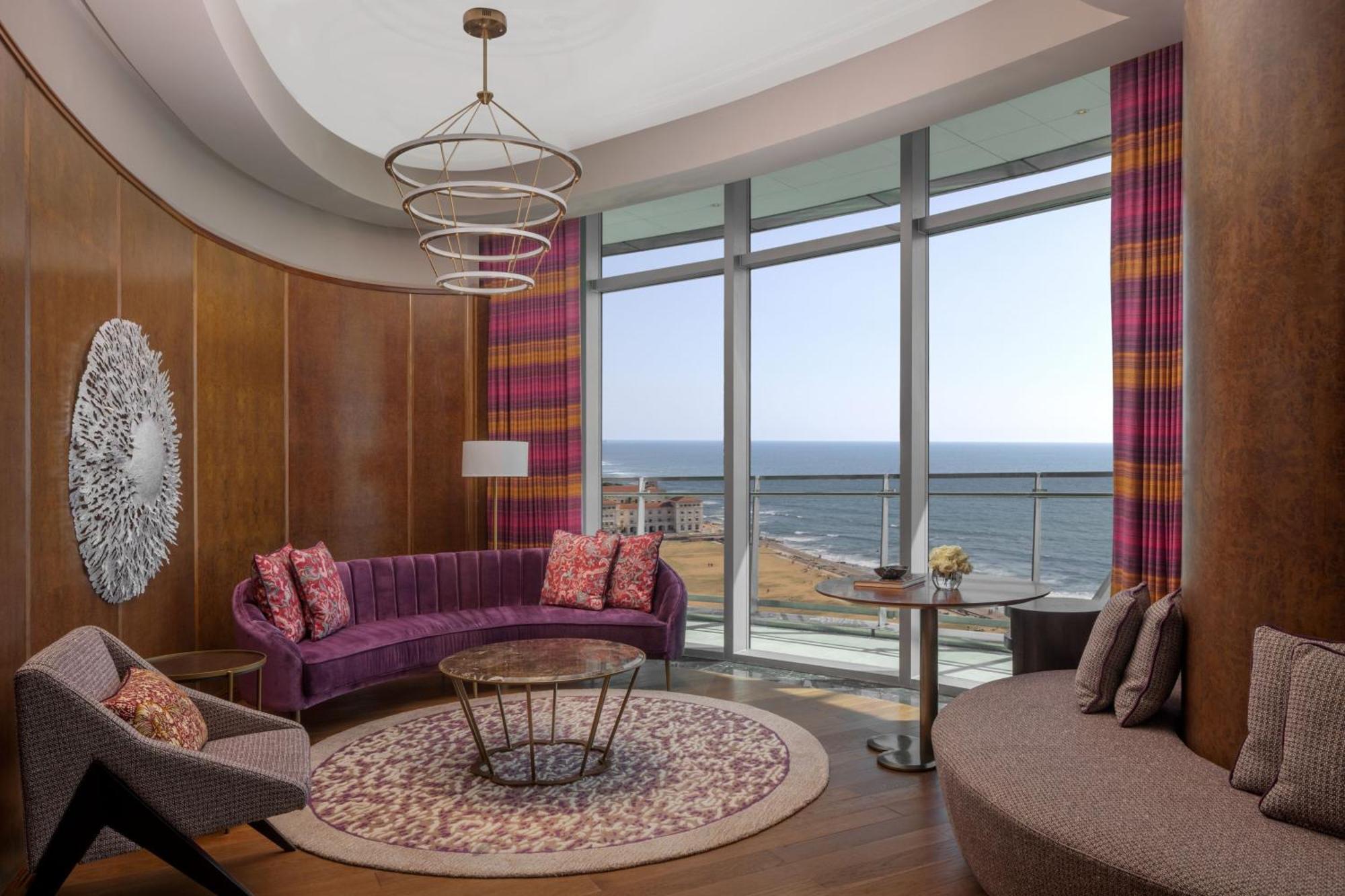 Towers Suite Waterfront View Private Balcony & Luxury Hours