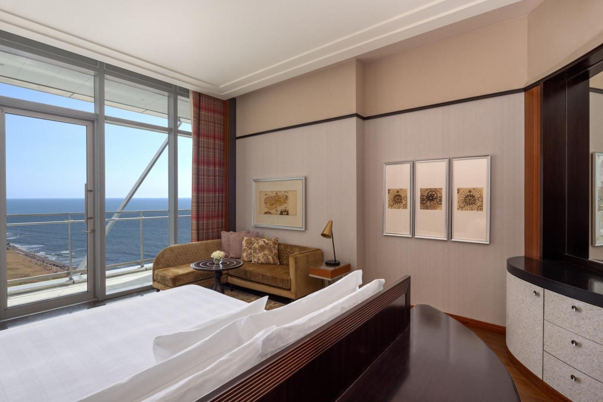 Towers Room Waterfront View & Private Balcony