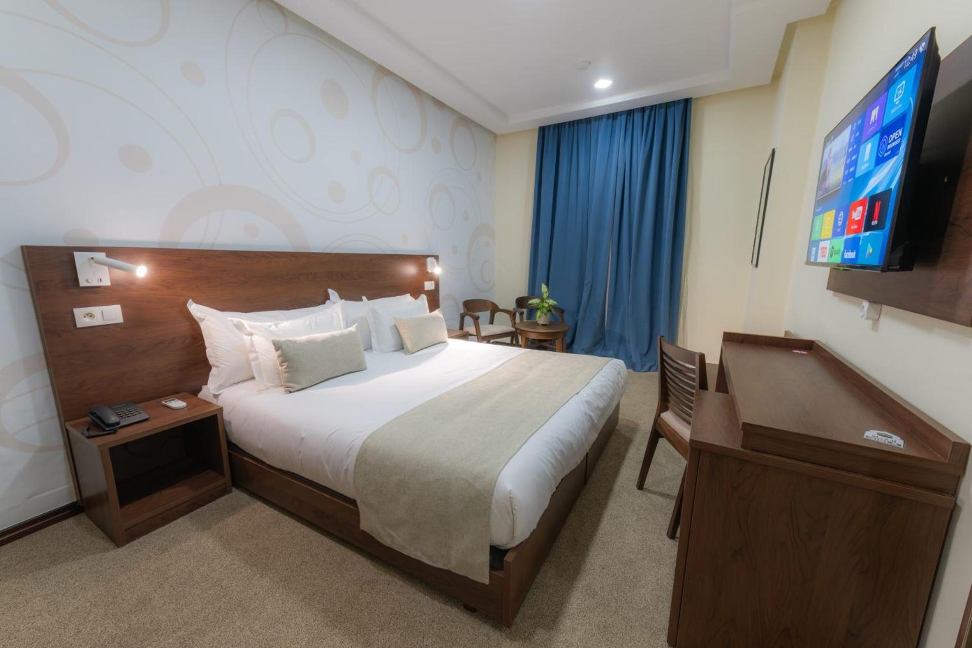 Double Room,1775055179:JPEG