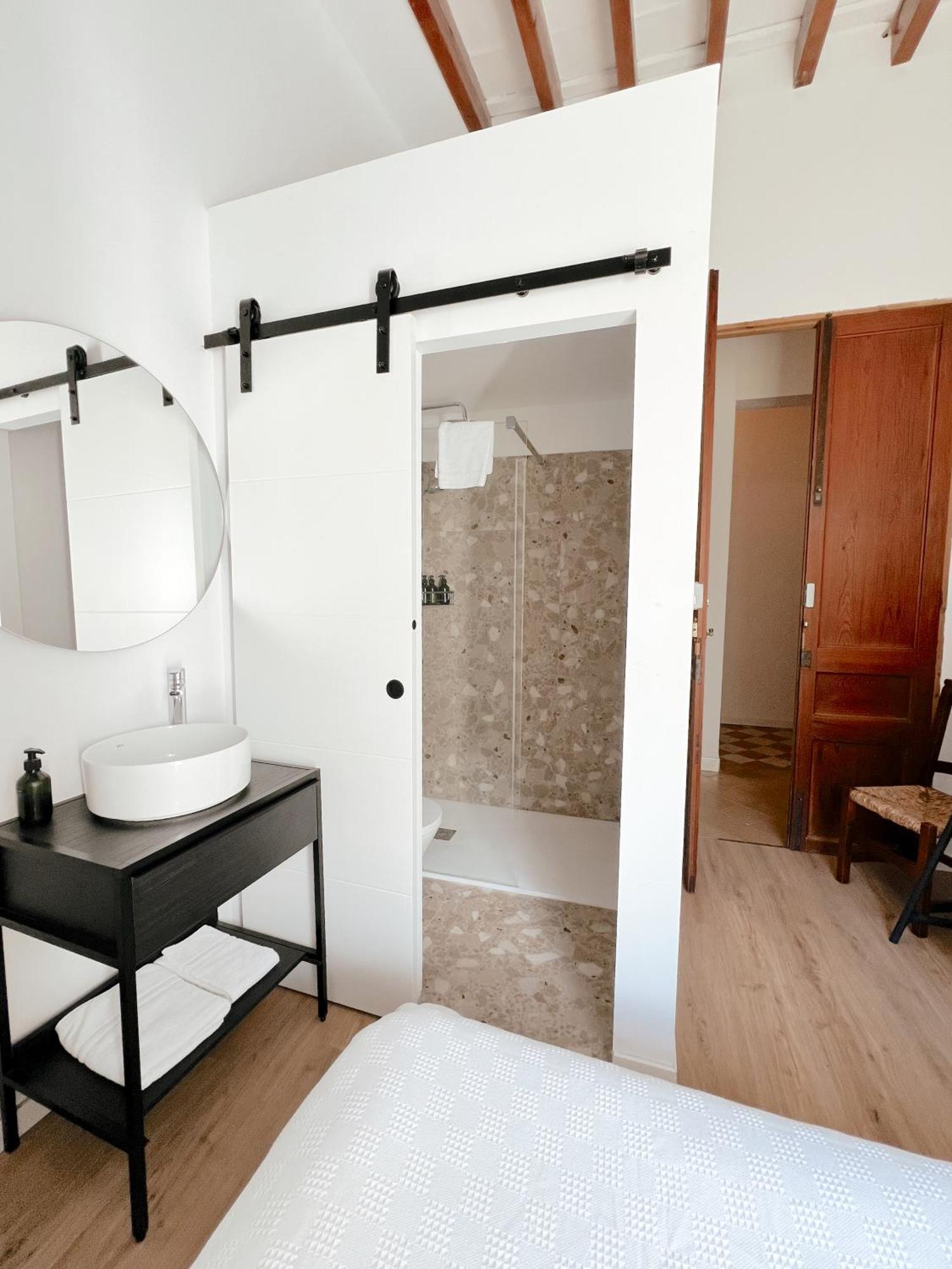 Single Room with Mountain View