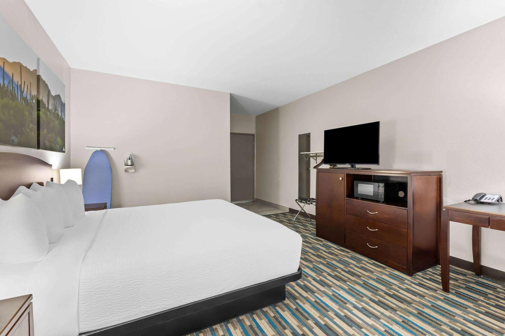 King Room - Disability Access/Non-Smoking (No Pets Allowed)