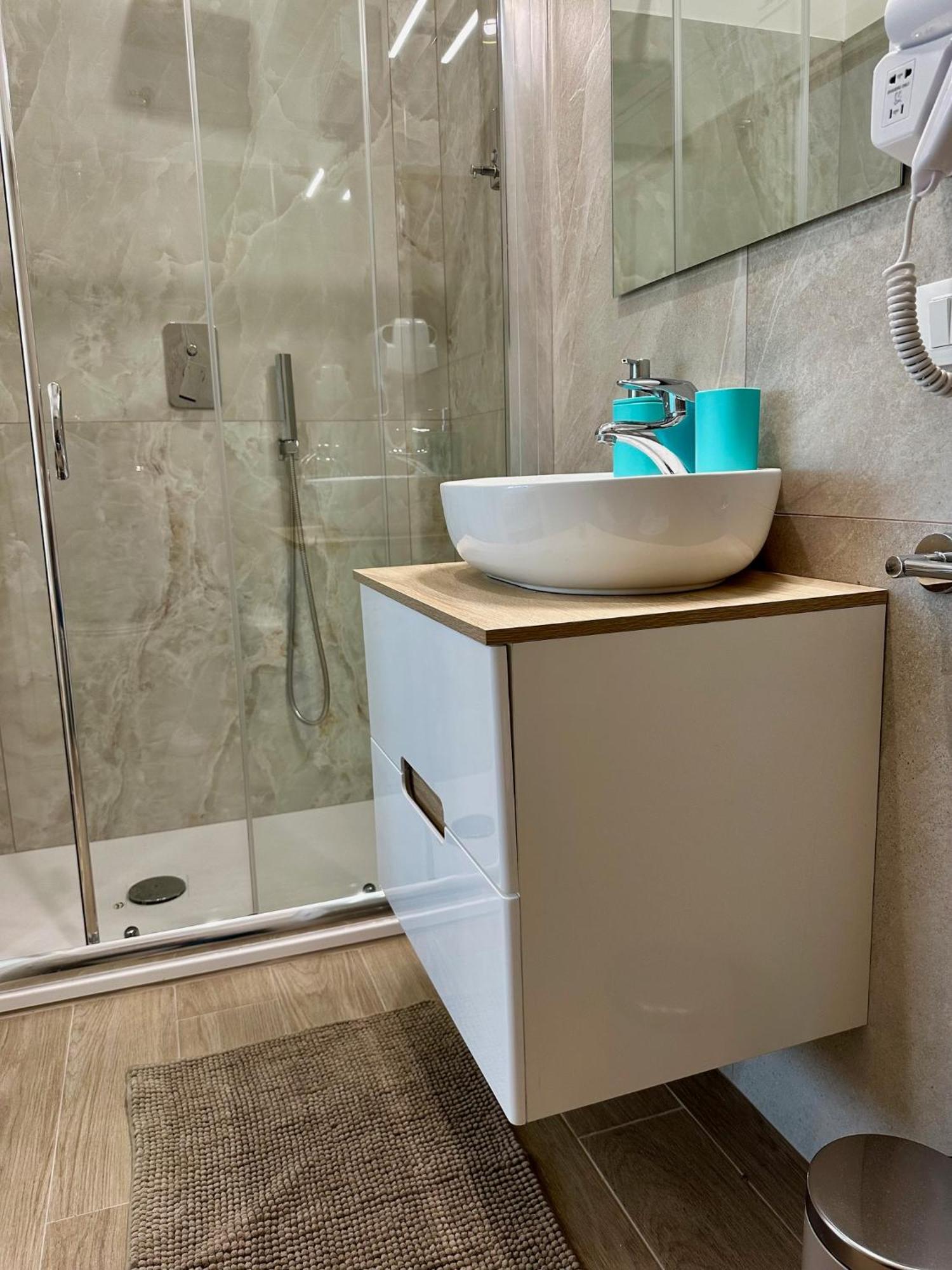 Double Room Private Bathroom