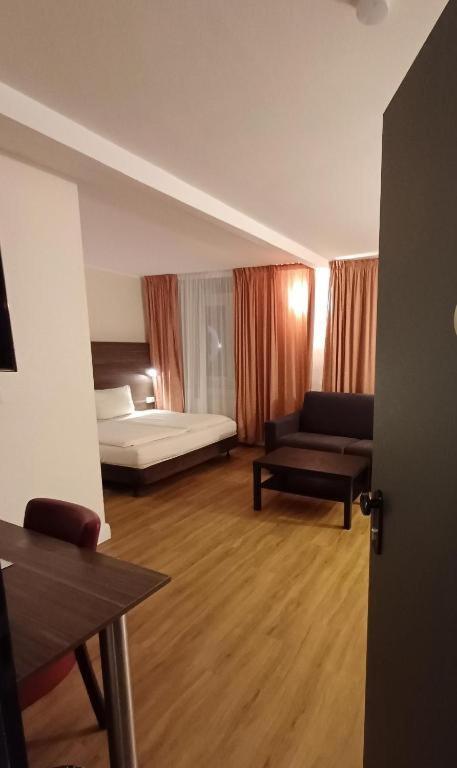 Deluxe Triple Room,1636555672:JPEG