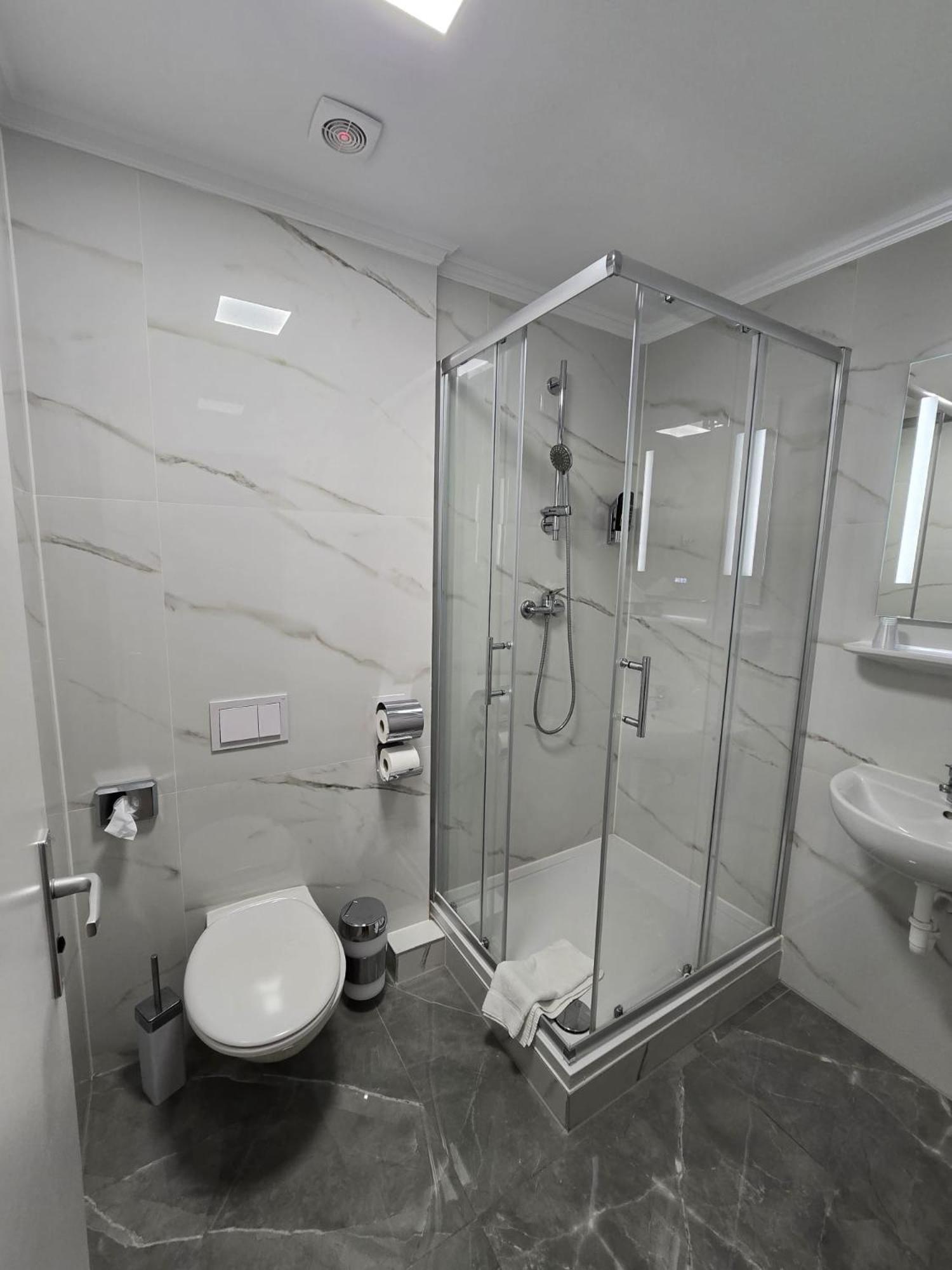 Double or Twin Room,1636738366:JPEG