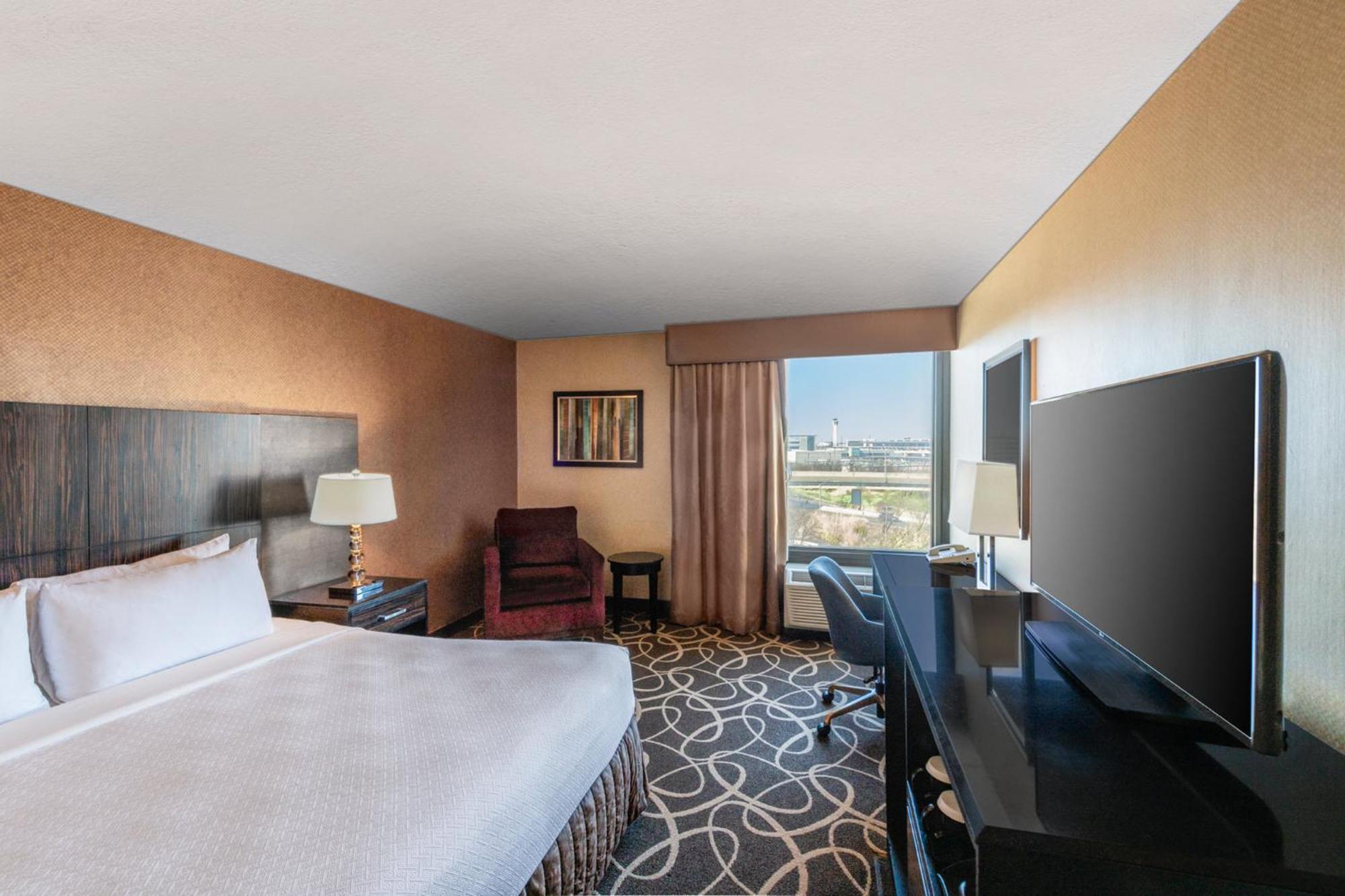 Deluxe King Room - Non-Smoking
