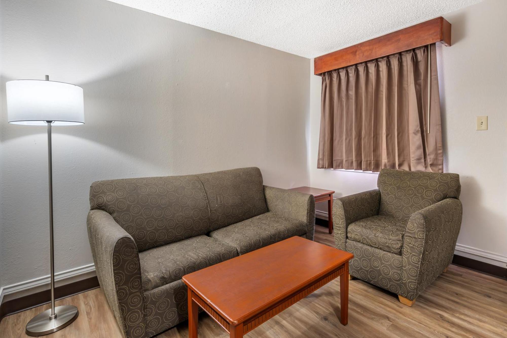 Suite with Two Queen Beds Non-Smoking