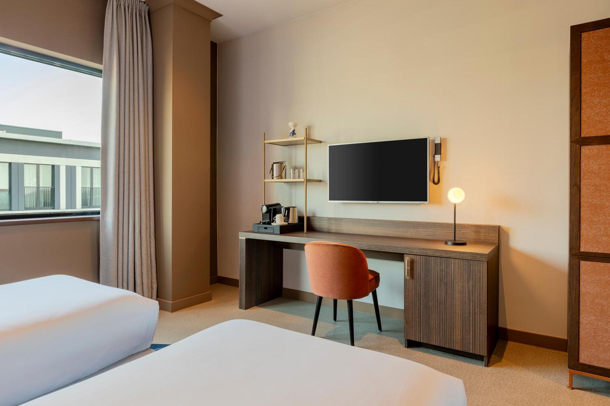 Twin Room with Airport View
