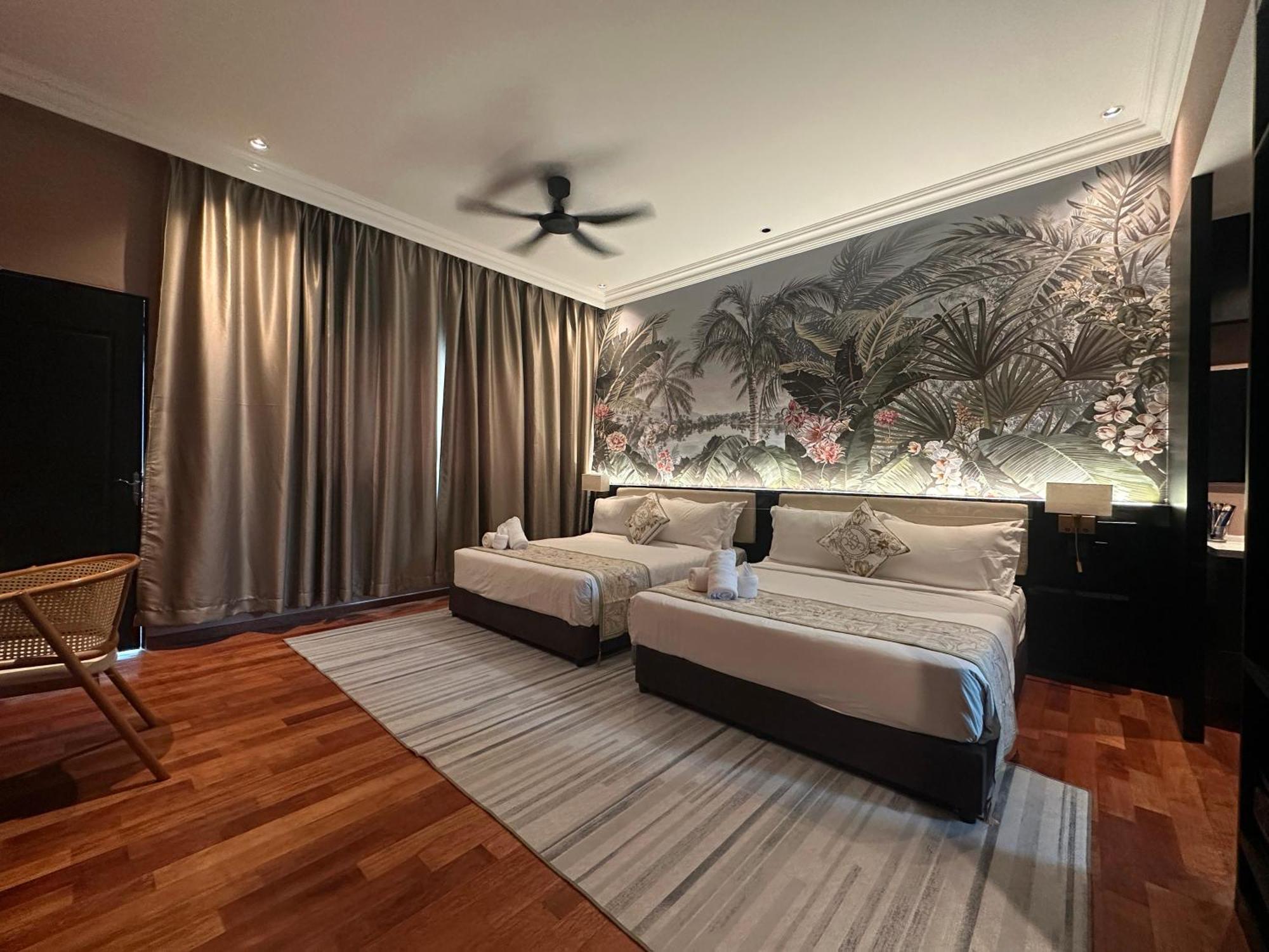 Suite with Spa Bath,1636896570:JPEG