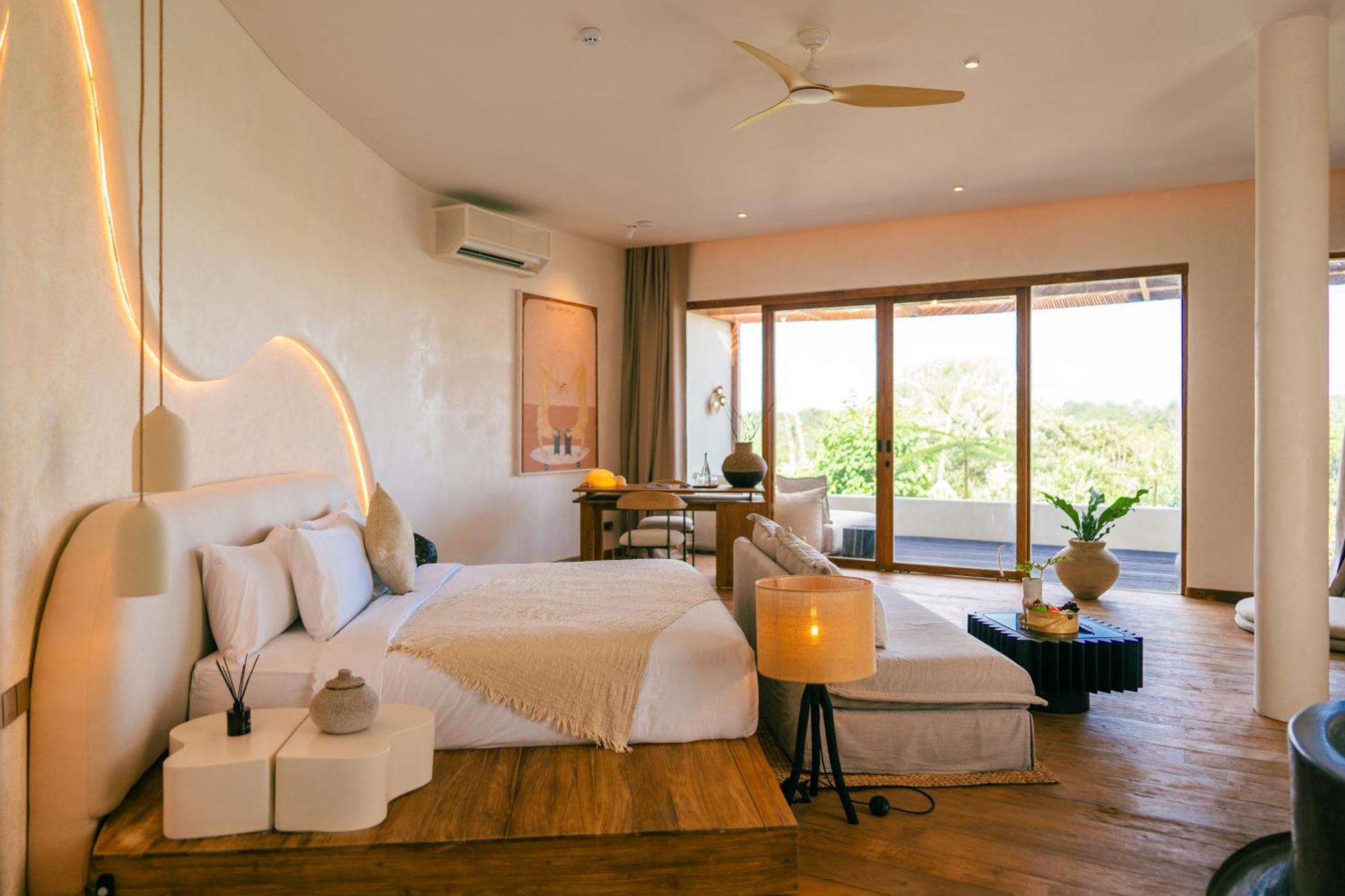 Sunrise Suite with Free 1x 60 Minutes Balinese Massage for 2 Persons, 15% F&B Discount, VIP Access to Luna Beach Club and Nuanu Tour