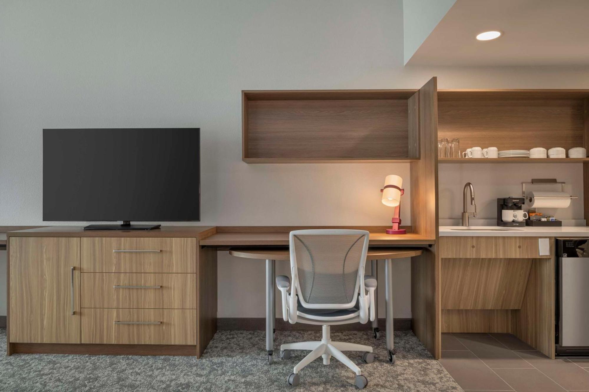 King Studio Suite