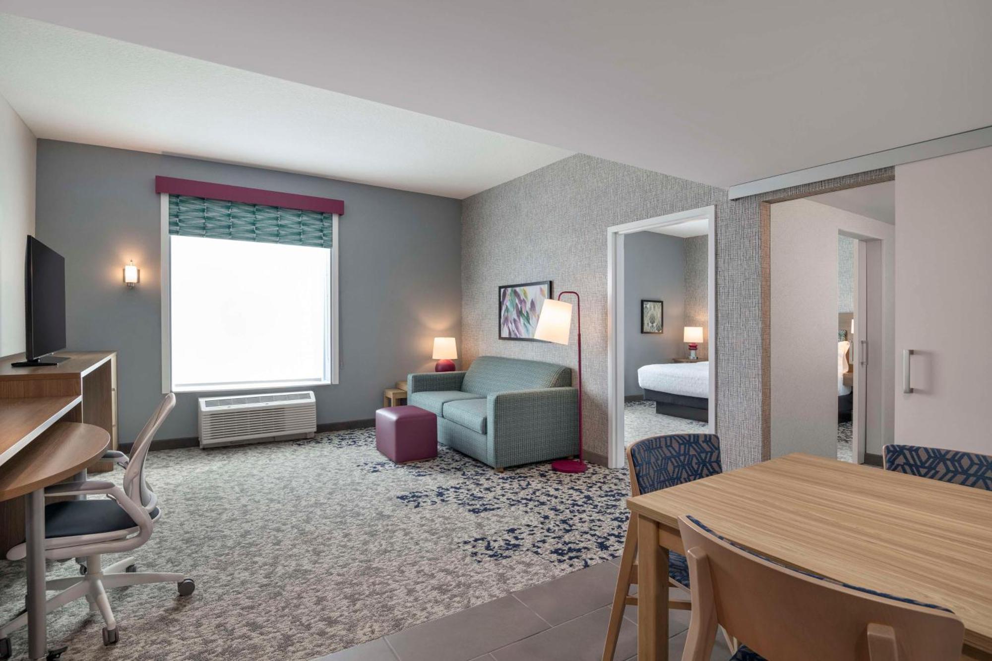 One-Bedroom King Suite with Bath Tub - Mobility Accessible