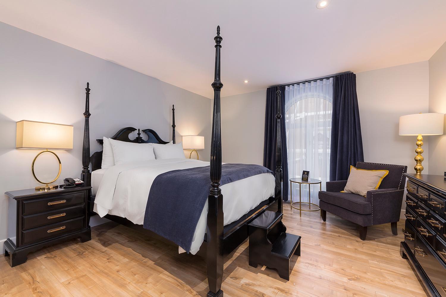Standard Queen Room