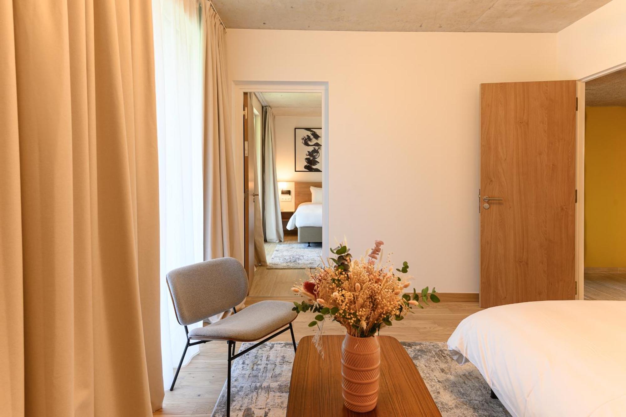 One-Bedroom Suite Balcony,1637546914:JPEG