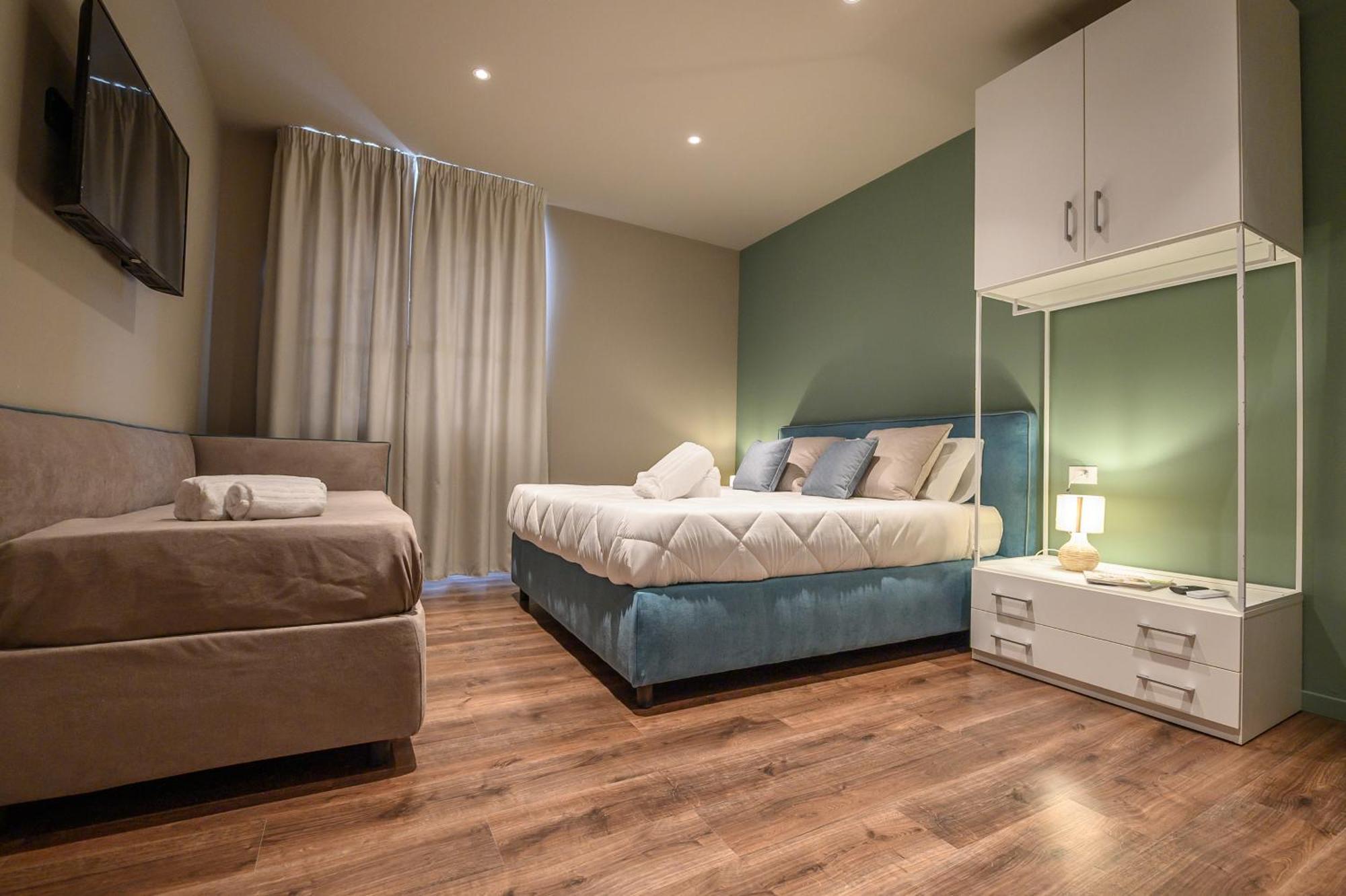 Deluxe Triple Room