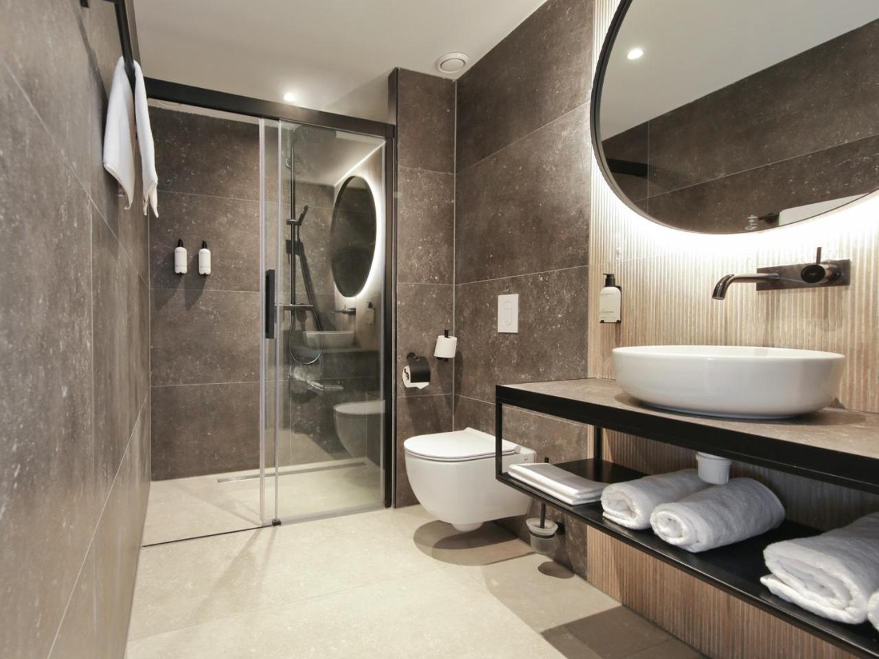 Deluxe King Room,1637563119:JPEG