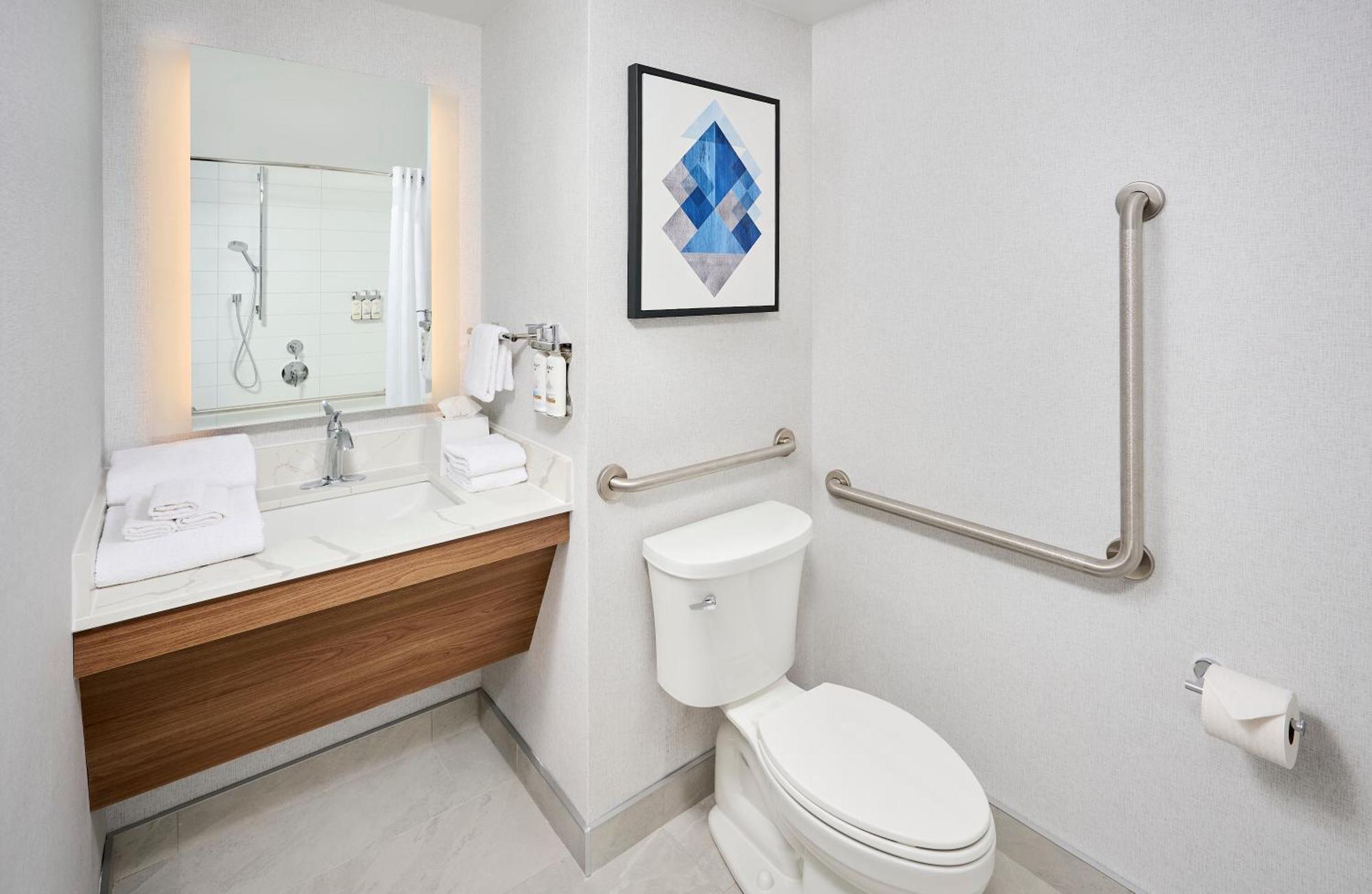 Studio King Suite - Accessible