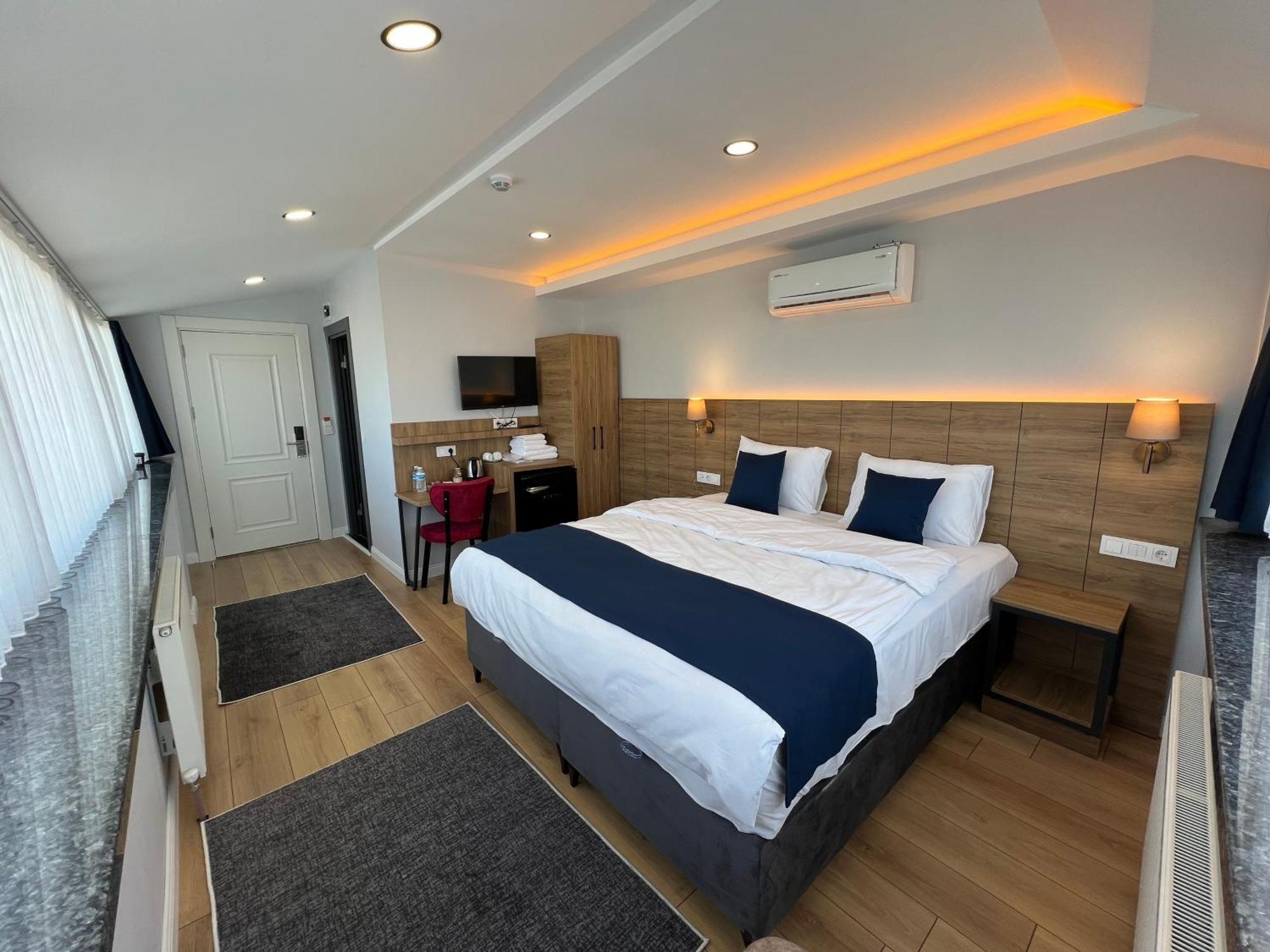 Deluxe King Room,1637569697:JPEG