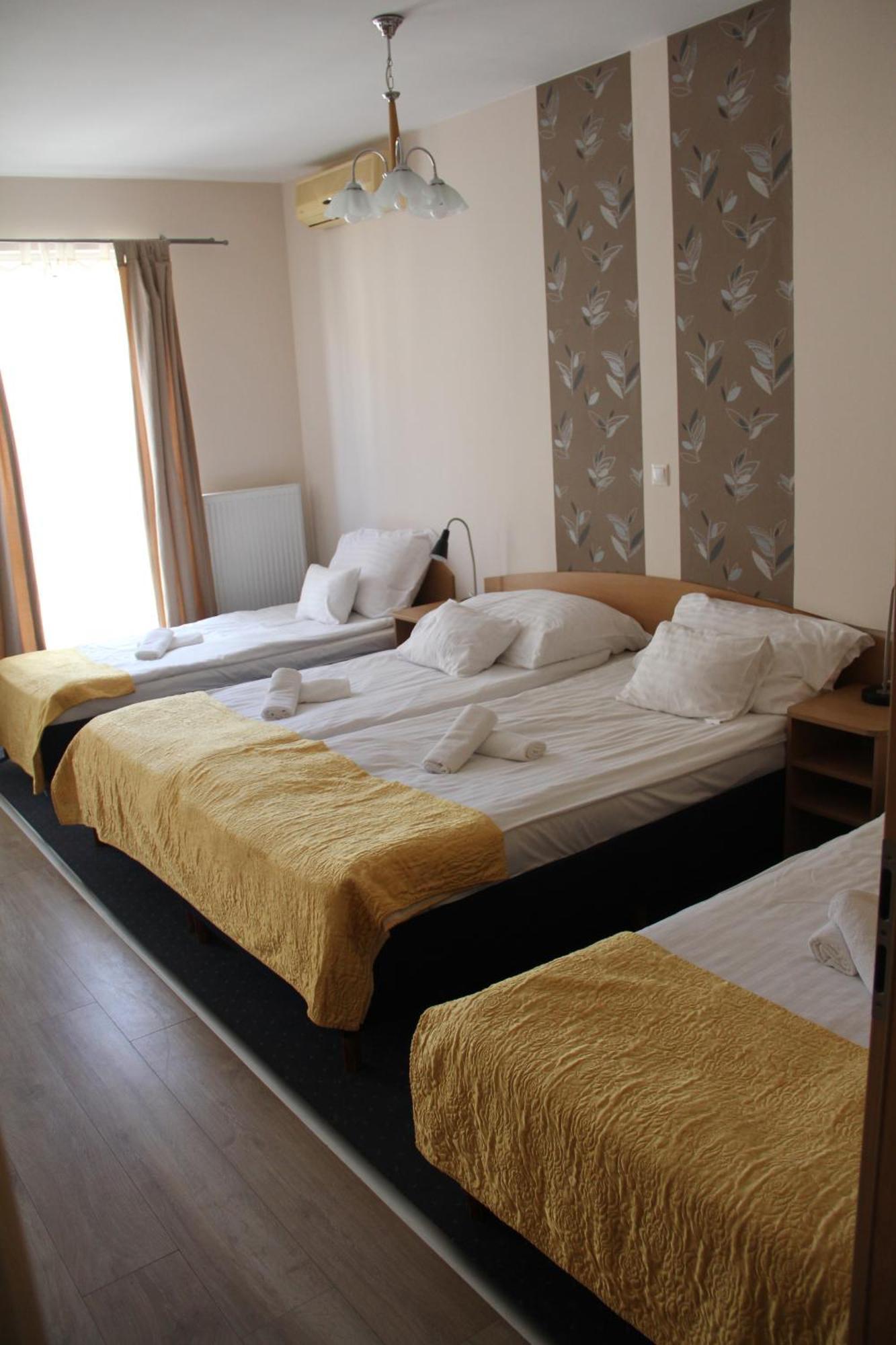 Standard Quadruple Room,1637577387:JPEG