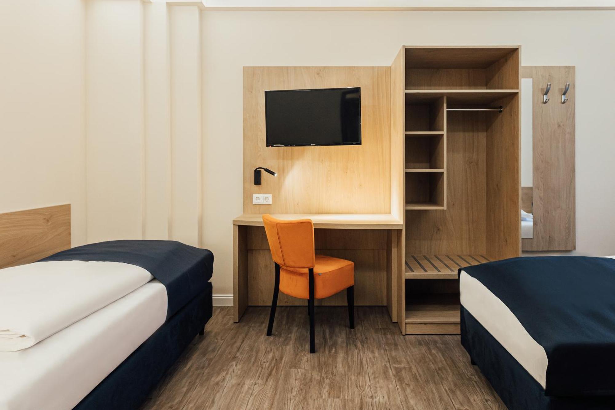 Twin Room,1637591324:JPEG