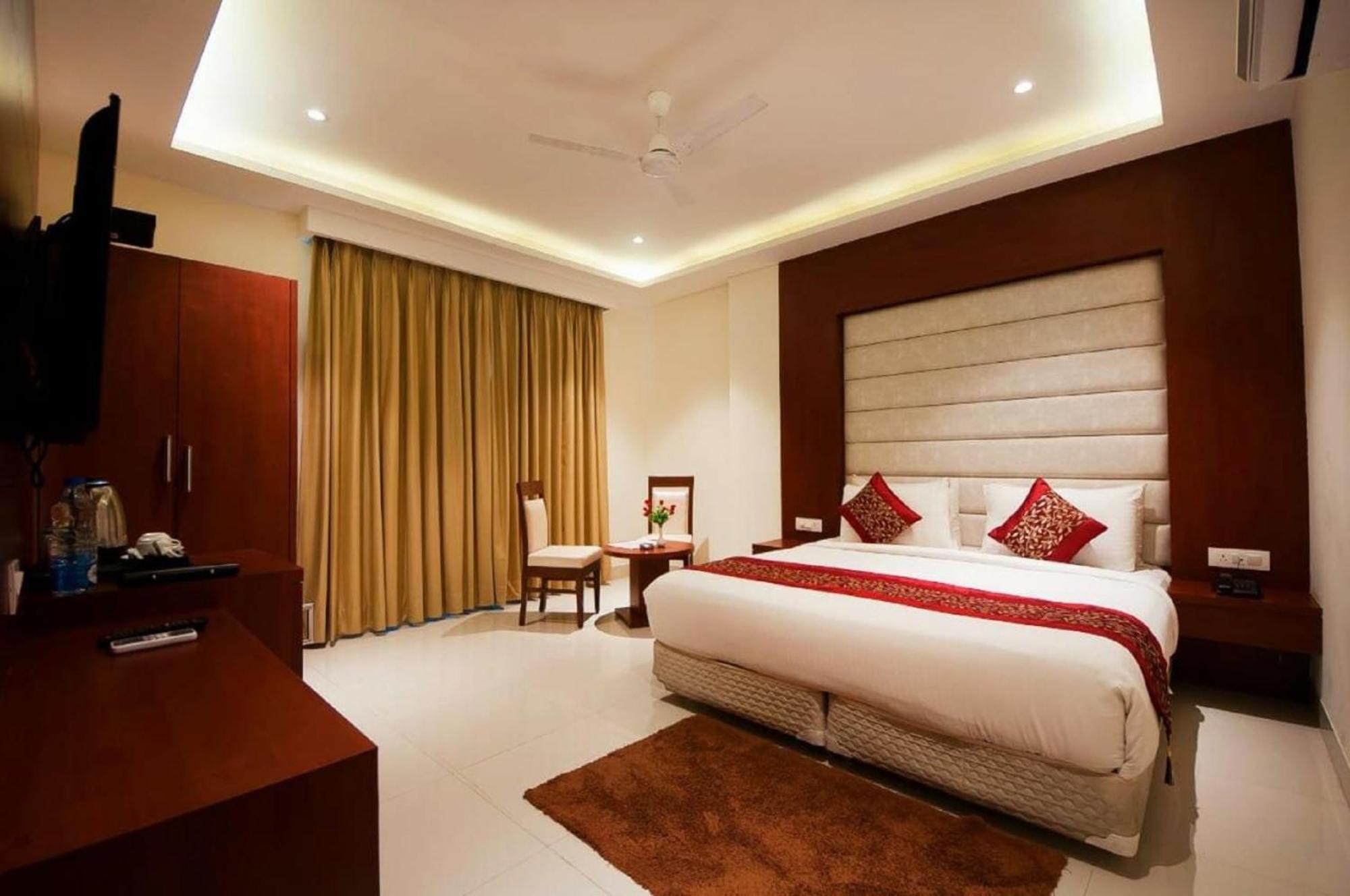 Deluxe Double or Twin Room