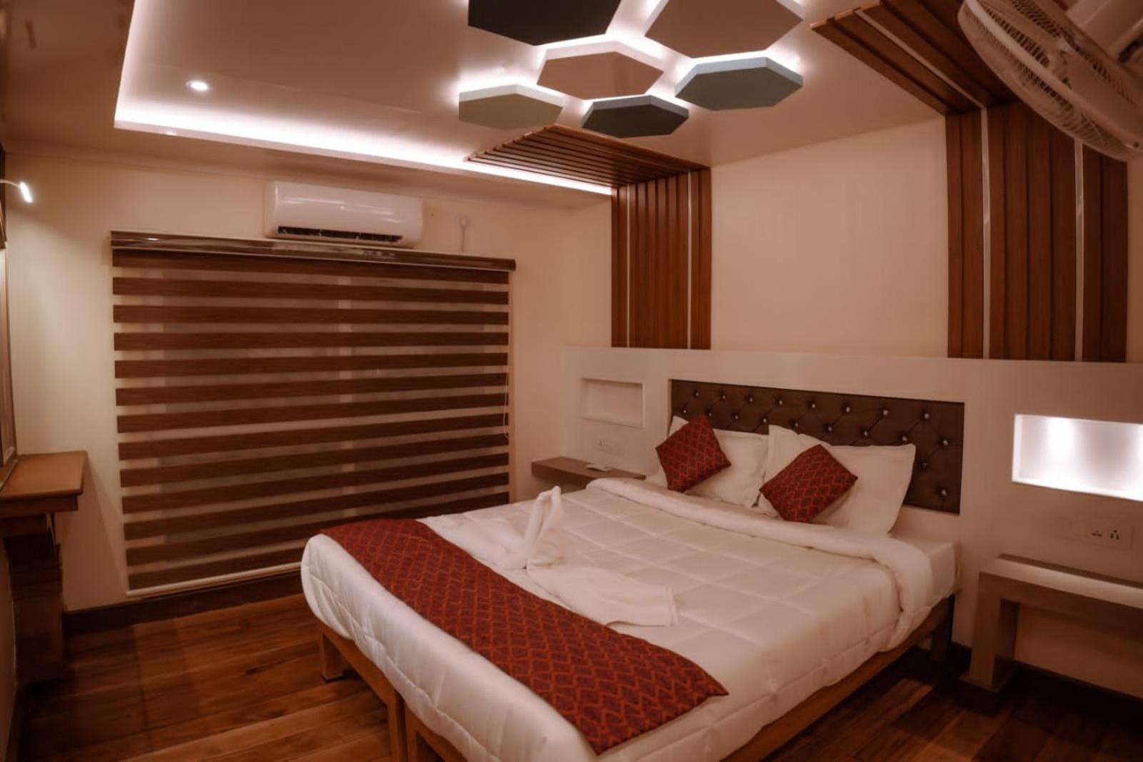King Room with Lake View