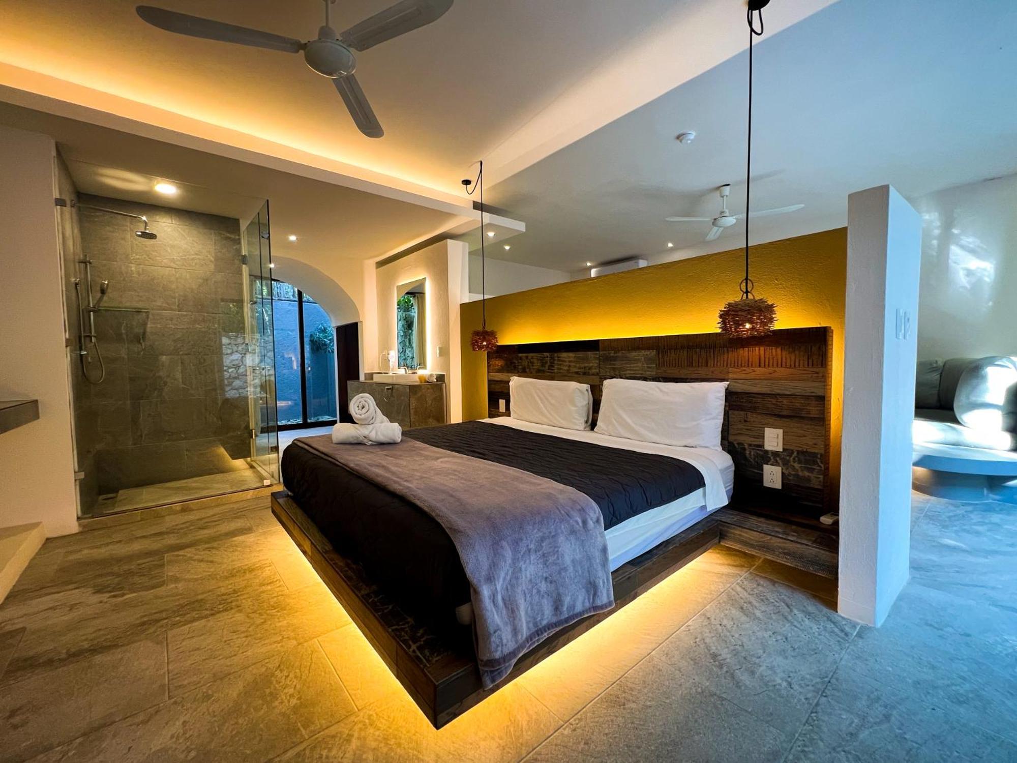 Double or Twin Room Garden View