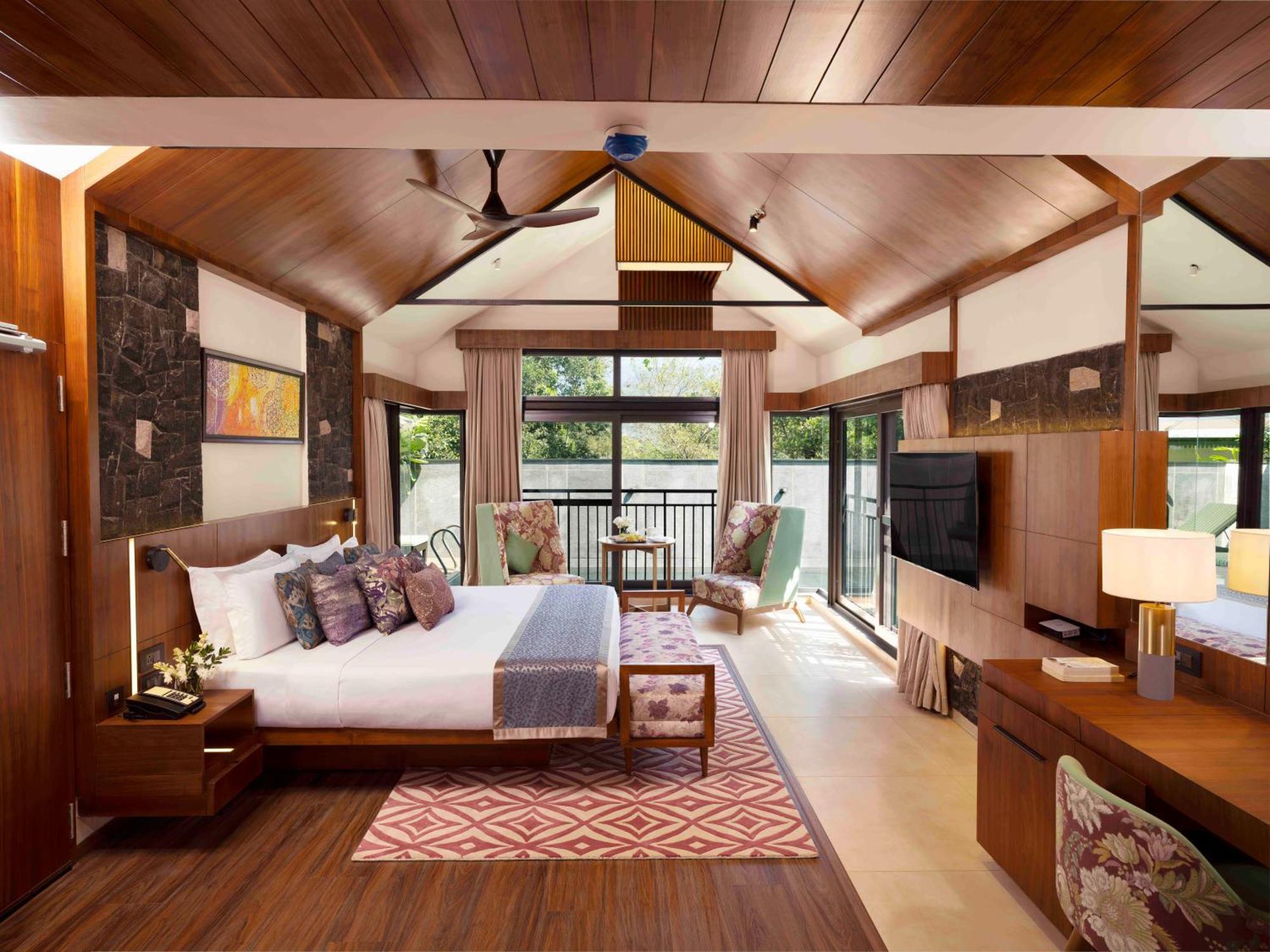 SeleQtions Villa with Plunge Pool