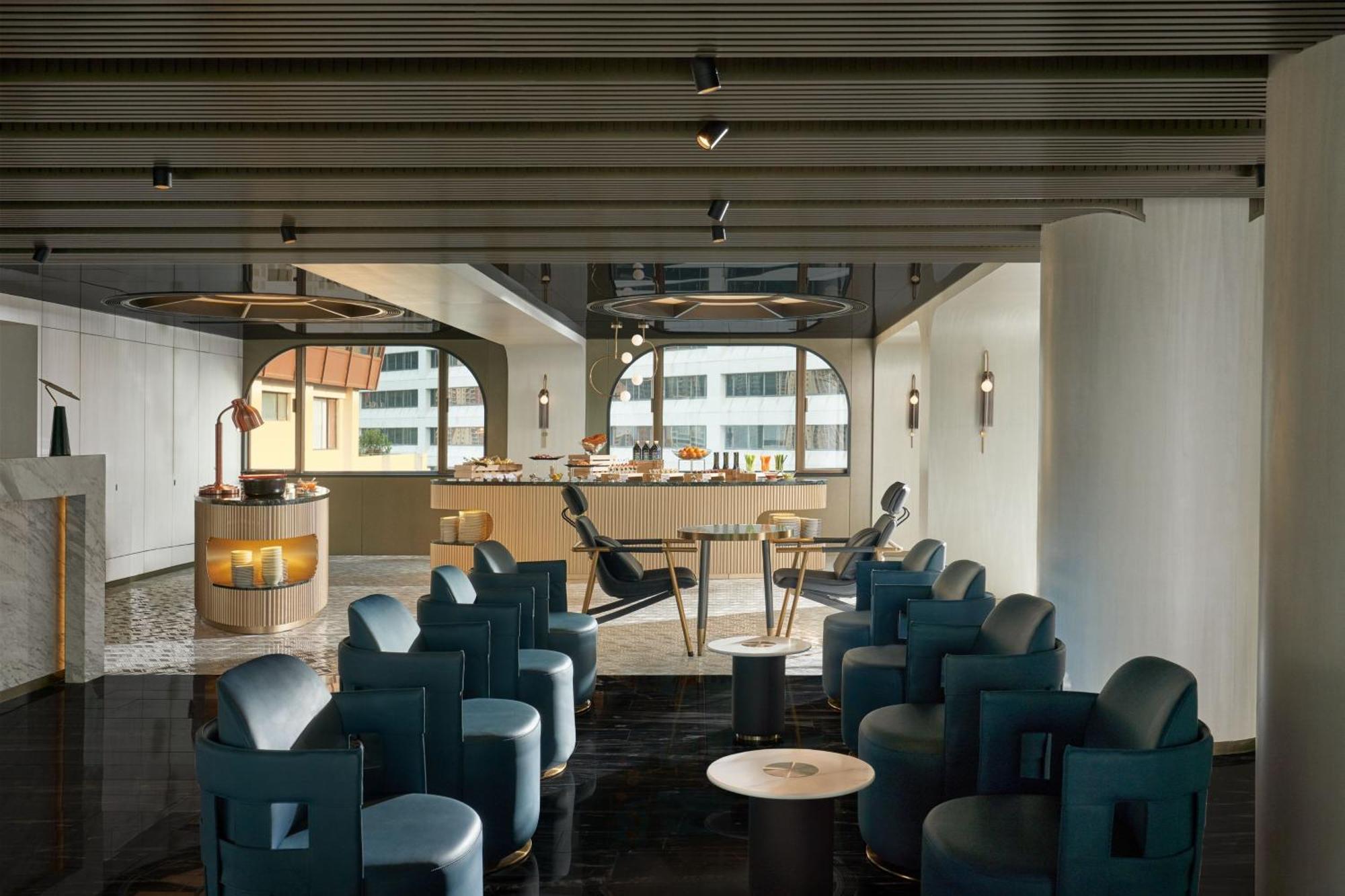 Executive King Room Lounge Access City View
