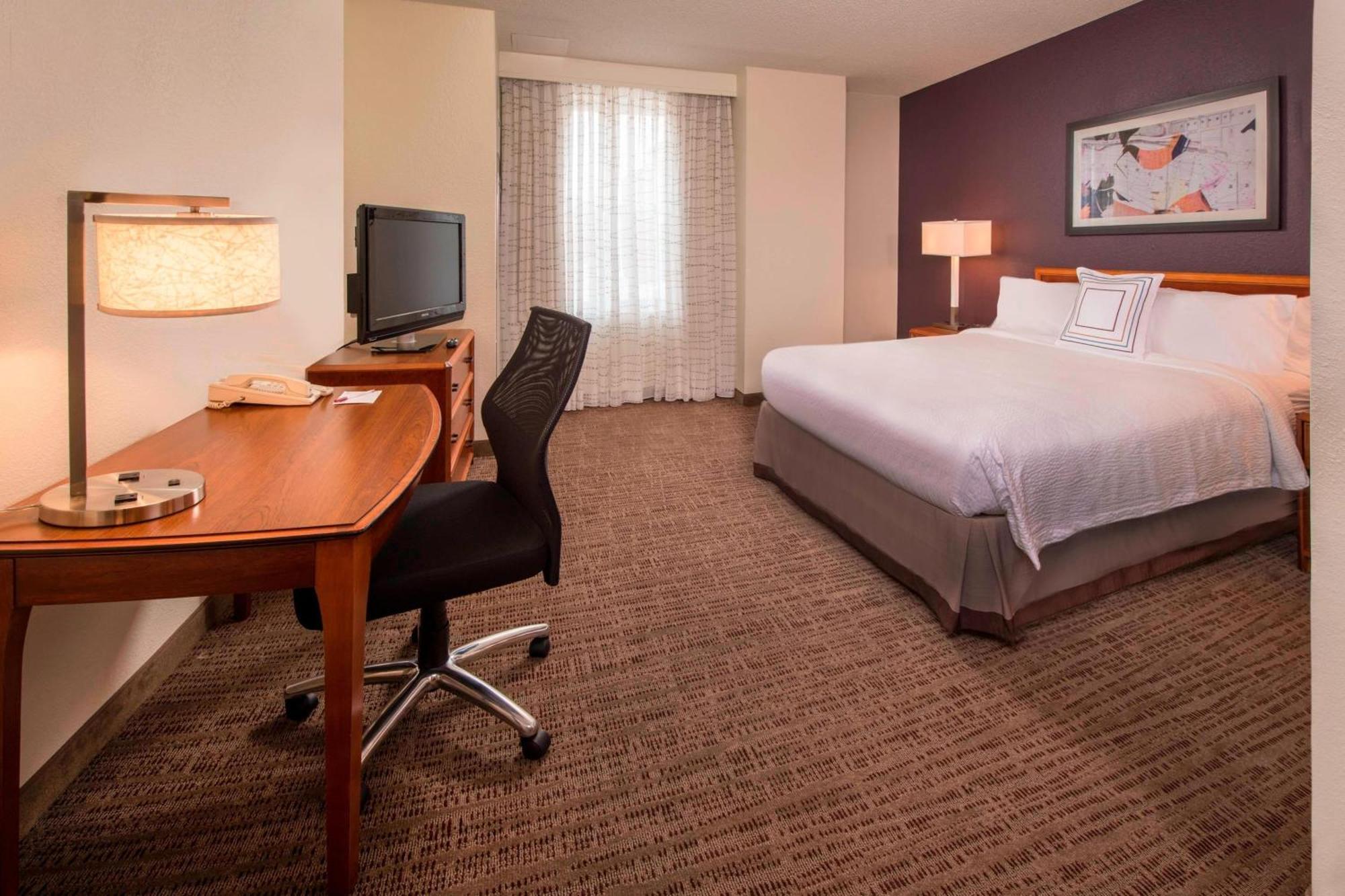 Two-Bedroom Queen Suite