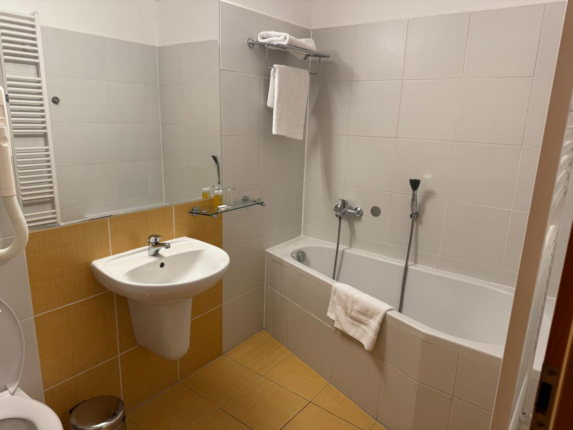 Deluxe Single Room