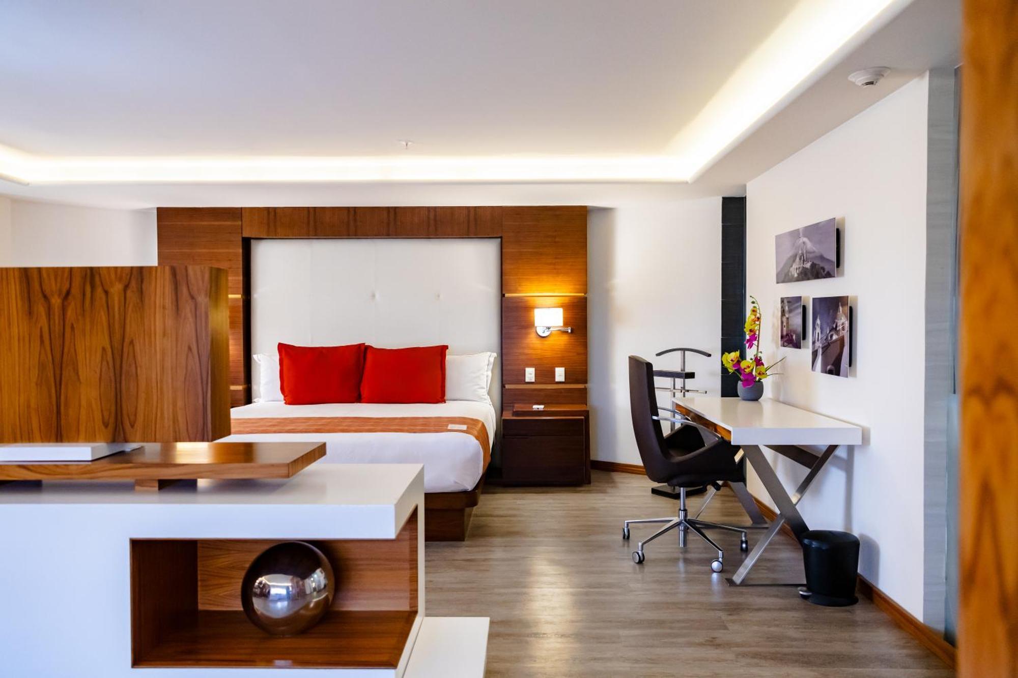 Deluxe Suite
