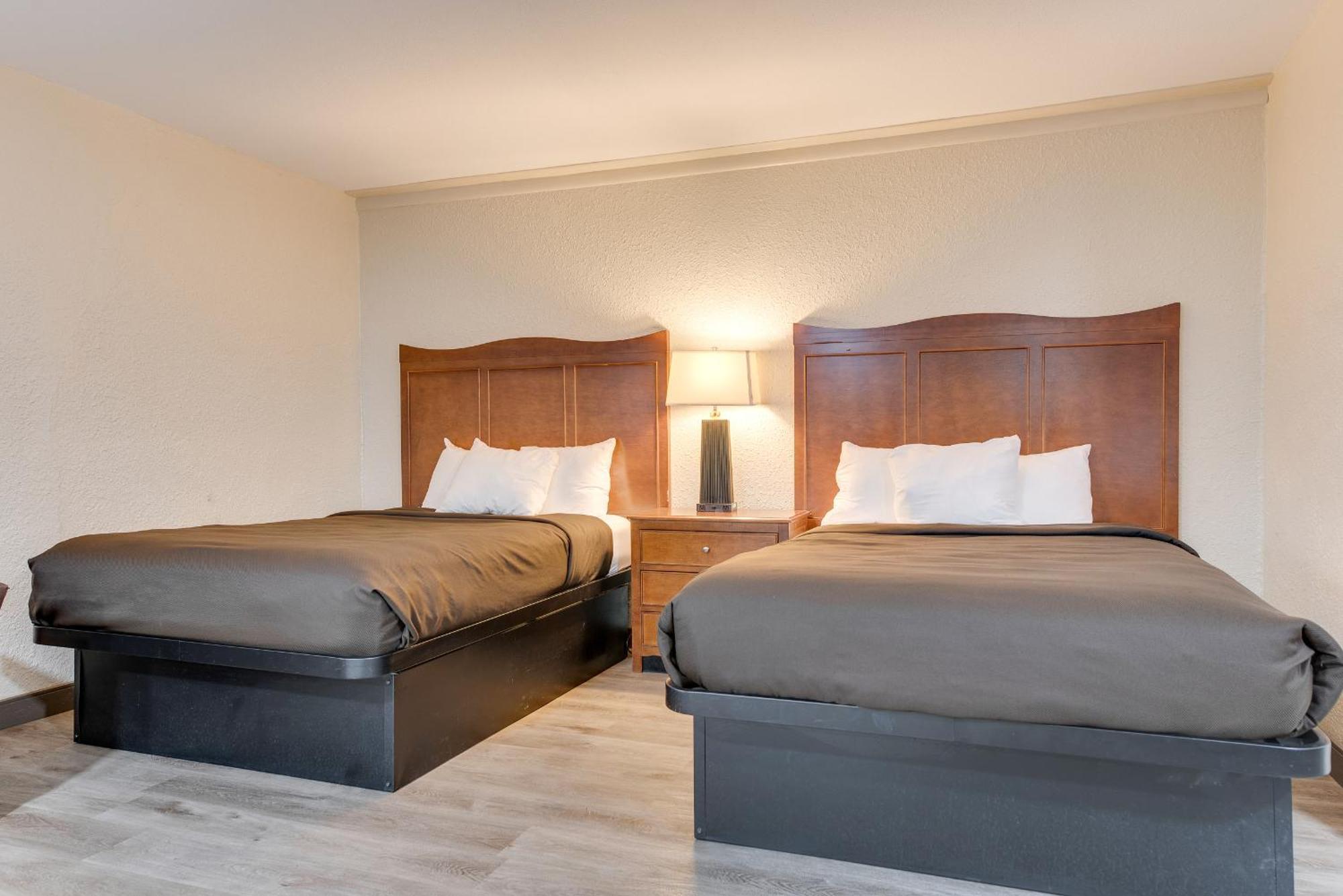 Double Room with Two Double Beds - Non-Smoking