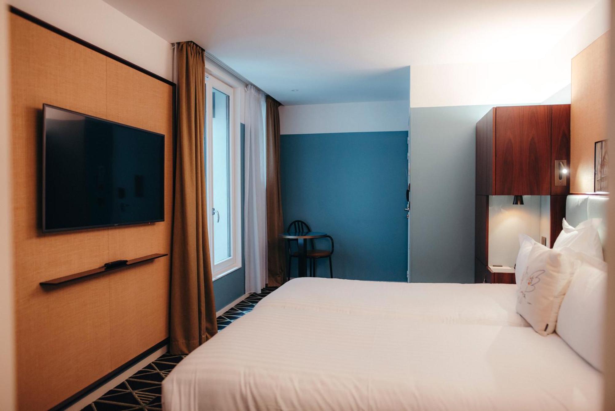 Deluxe Twin Room Pool Access