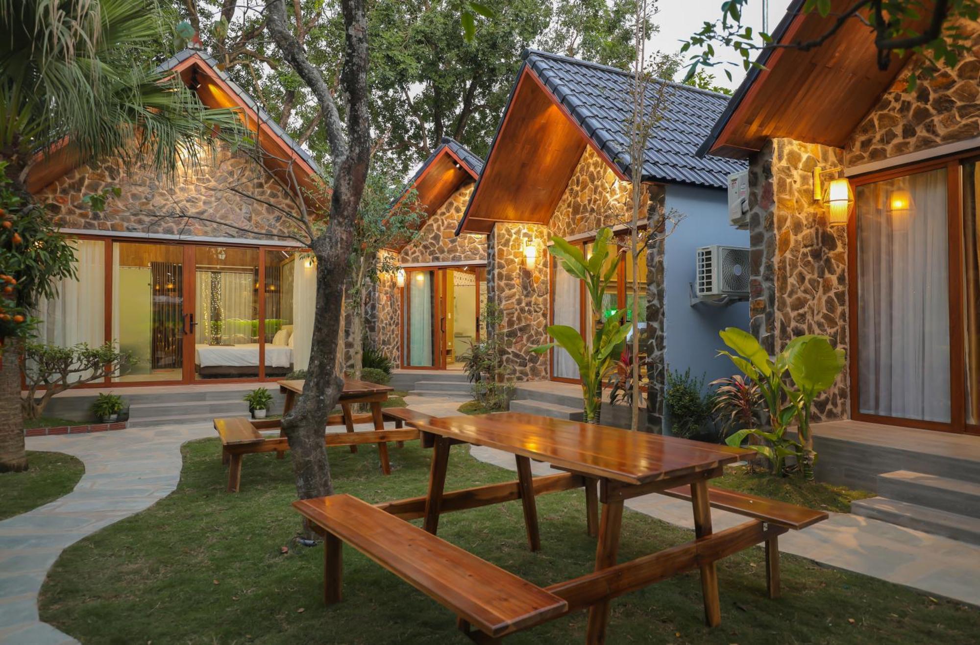 Family Bungalow with Pool View
