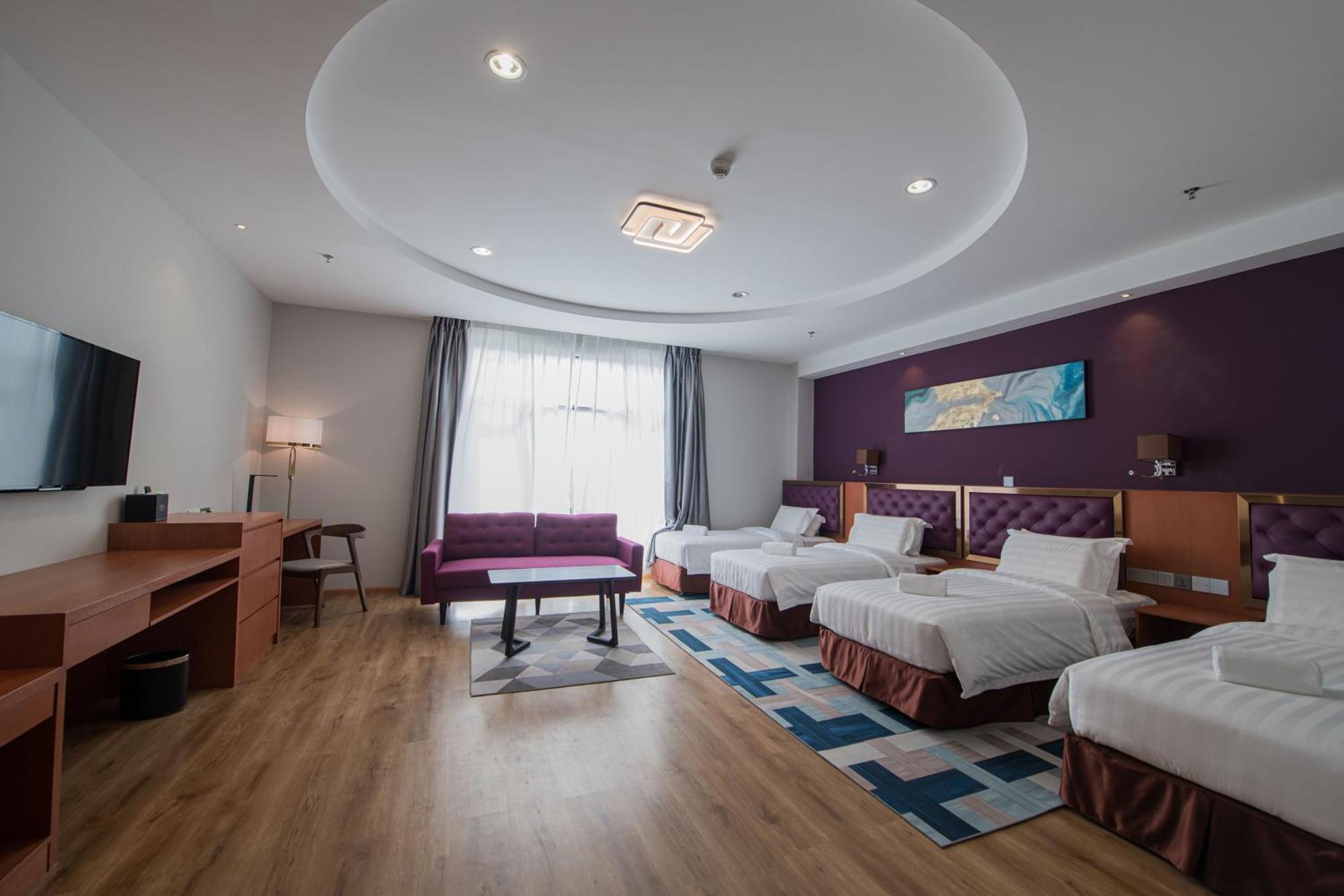Deluxe Family Room