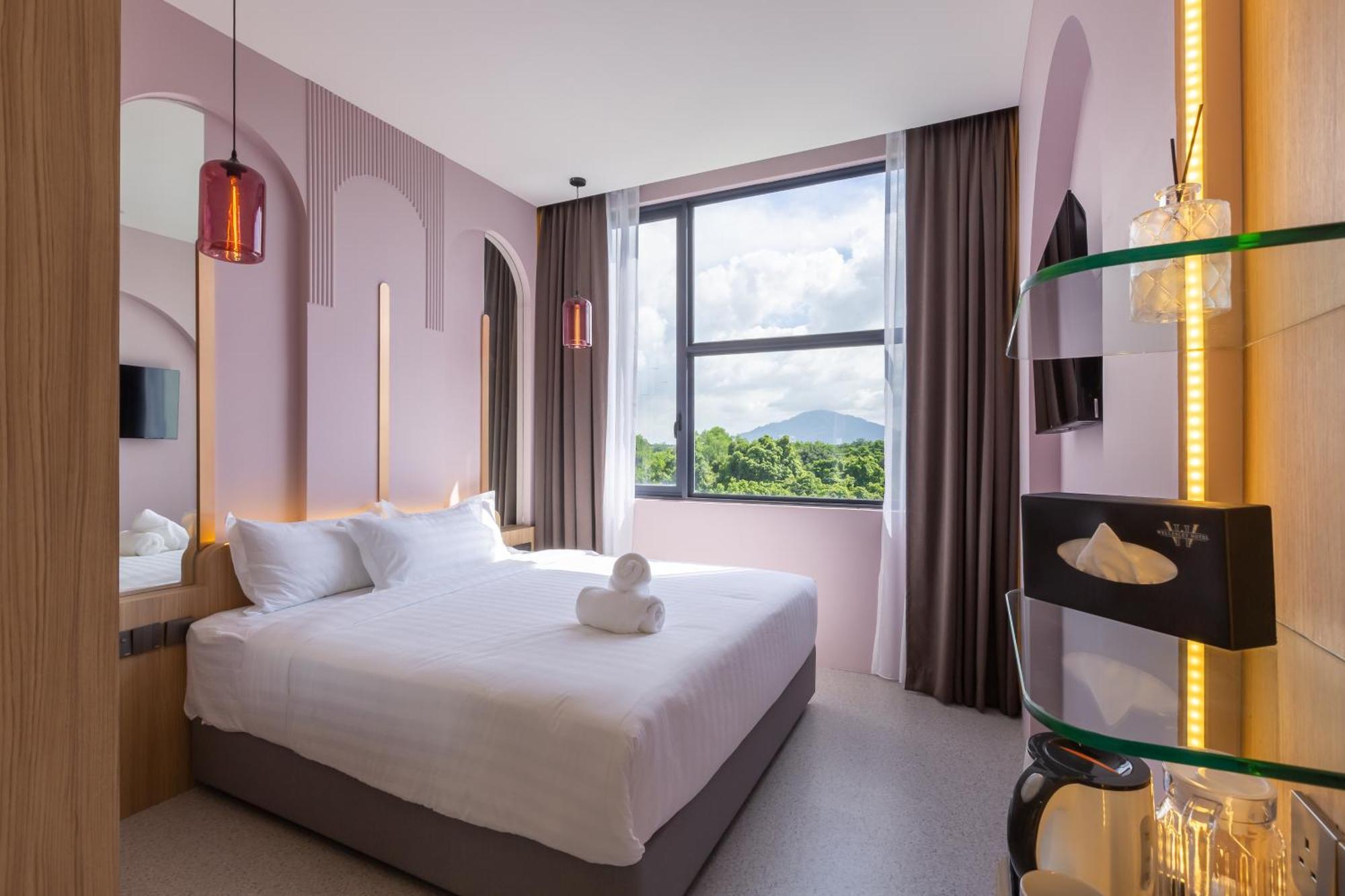 Deluxe King Room