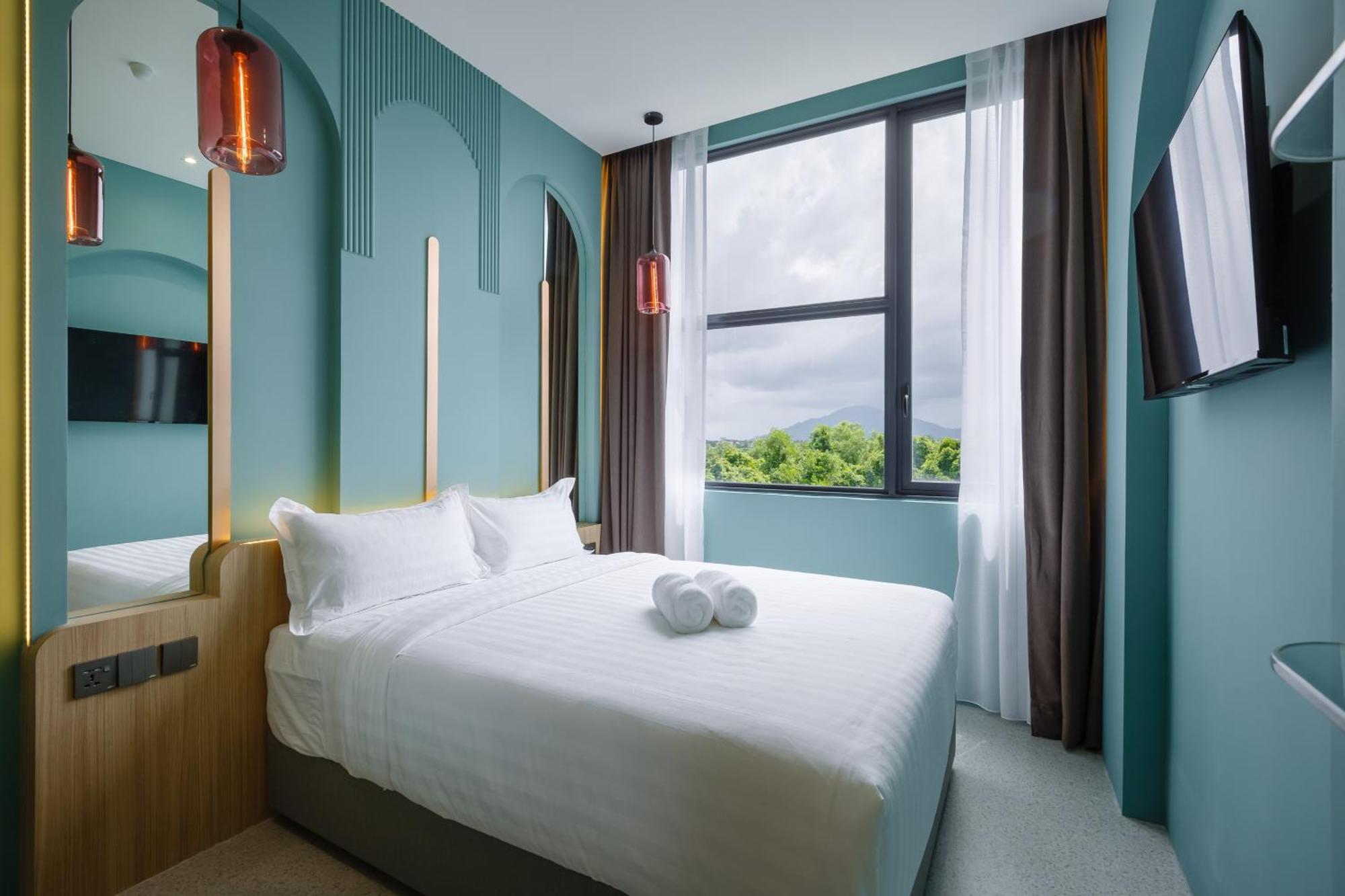 Standard Queen Room