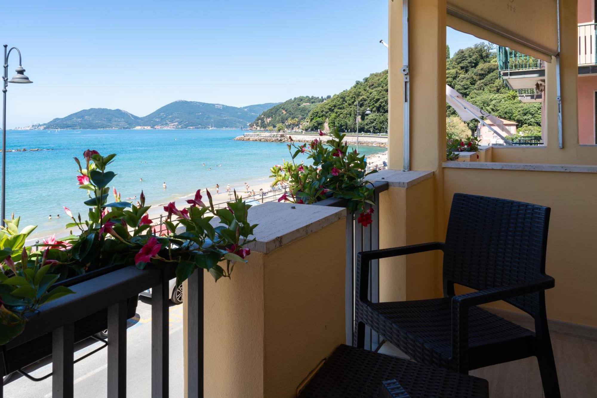 Chambre Triple Supérieure - Vue sur Mer