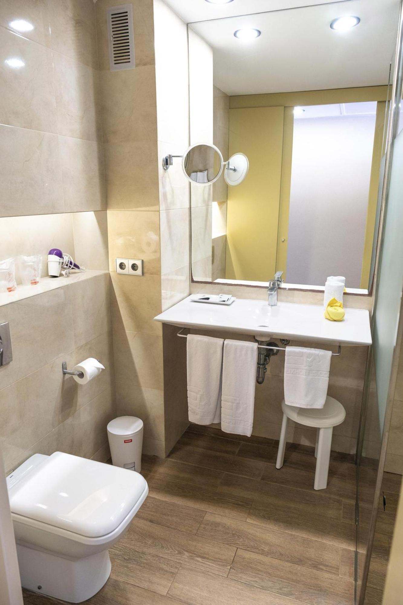 Standard Suite,1638476573:JPEG