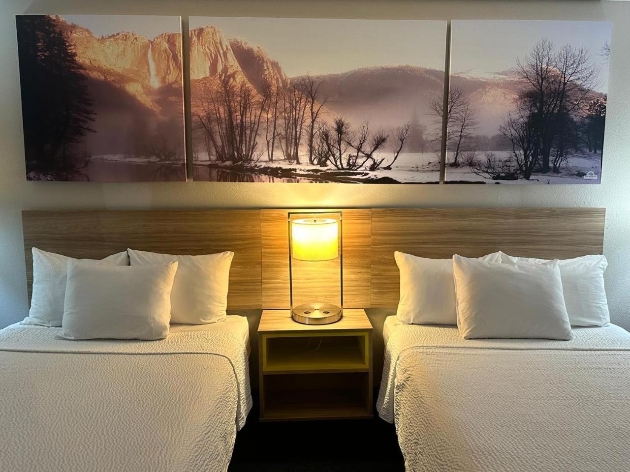 Double Room with Two Double Beds - Non-Smoking