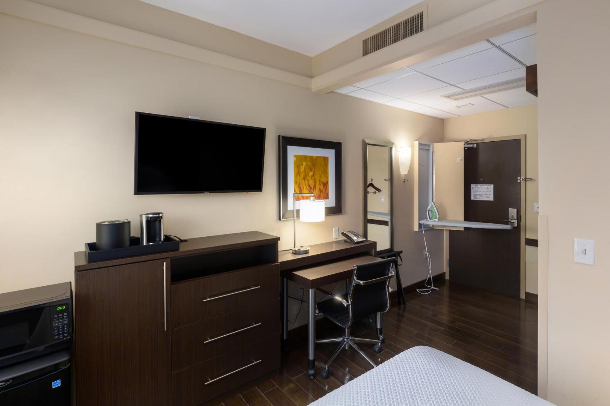 Eco-ficient Queen Room