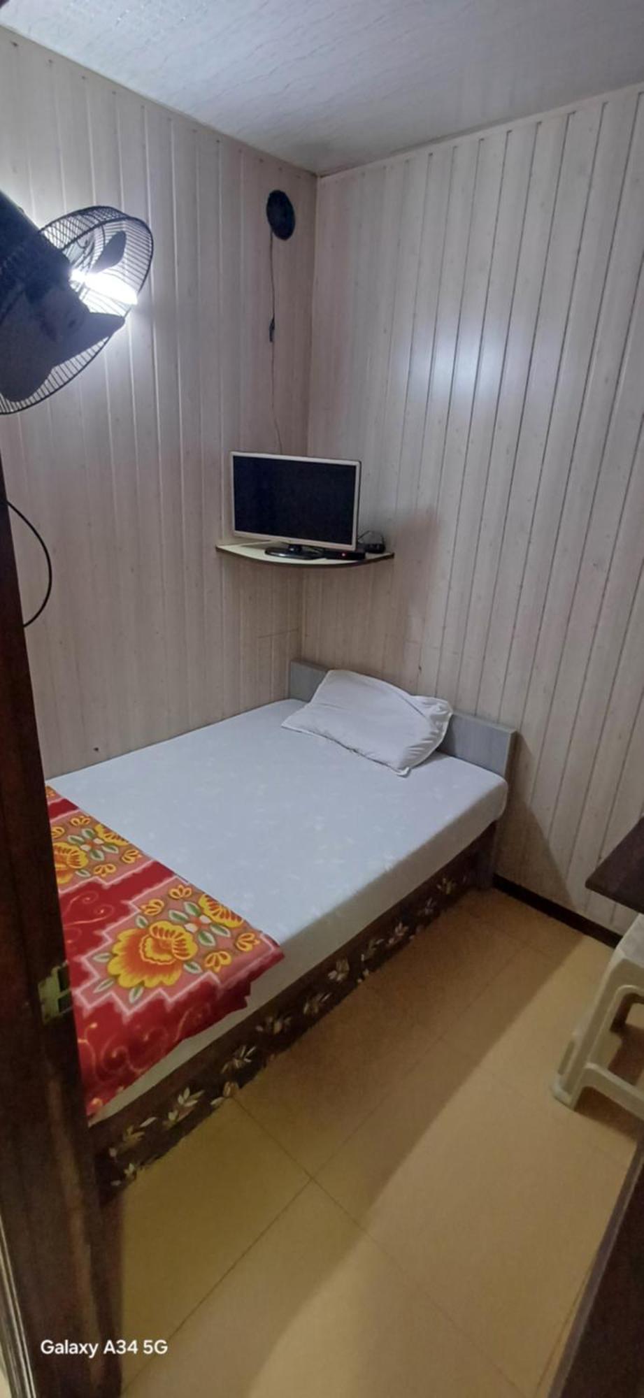 Single Room with Shared Bathroom